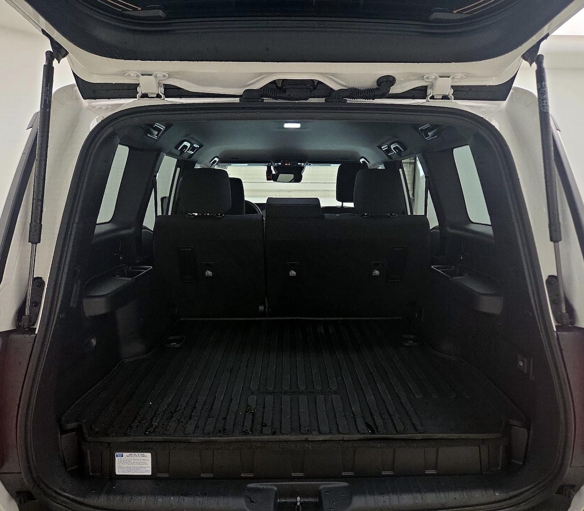 Trunk/Cargo (Seats Up)