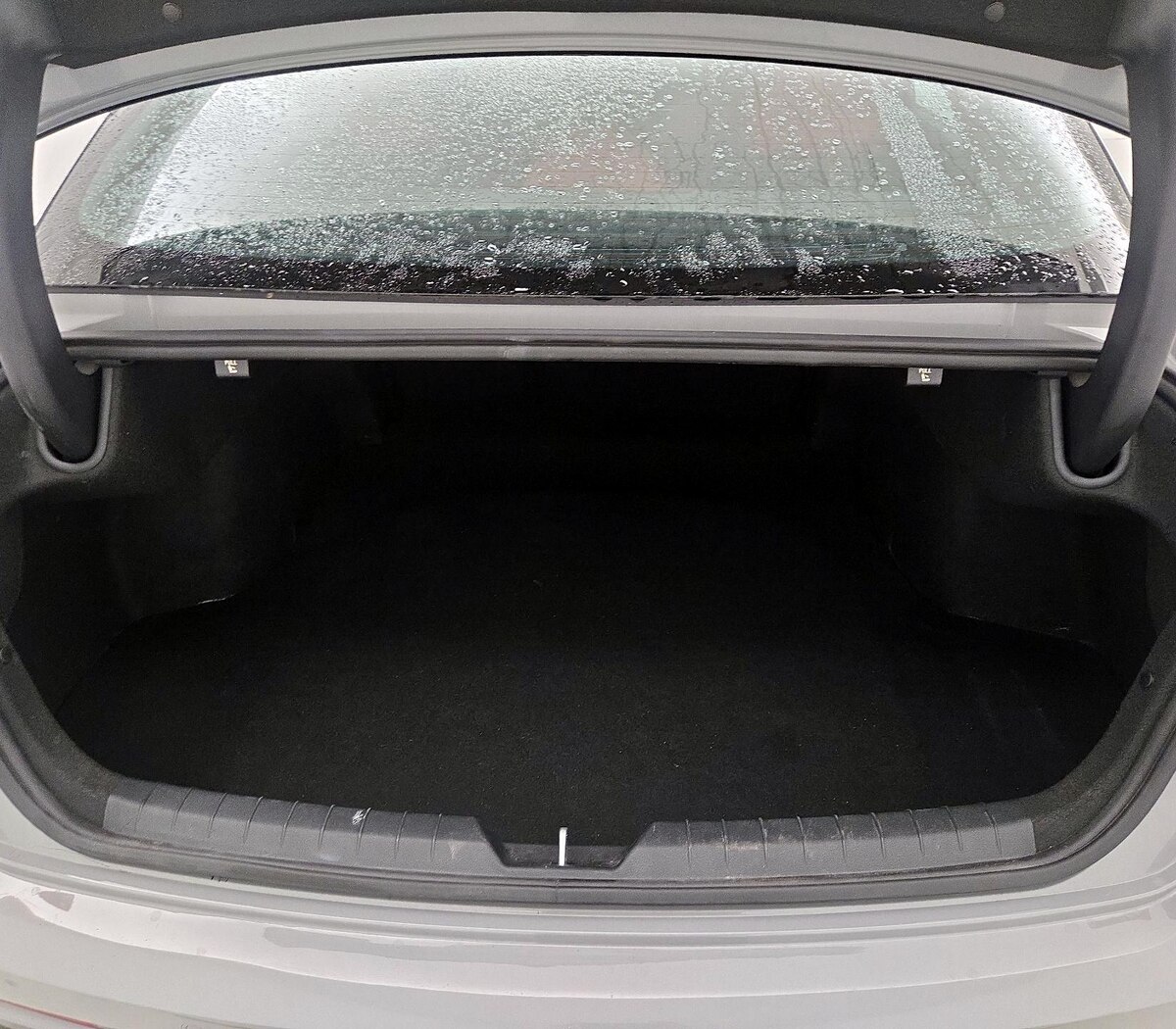 Trunk/Cargo (Seats Up)
