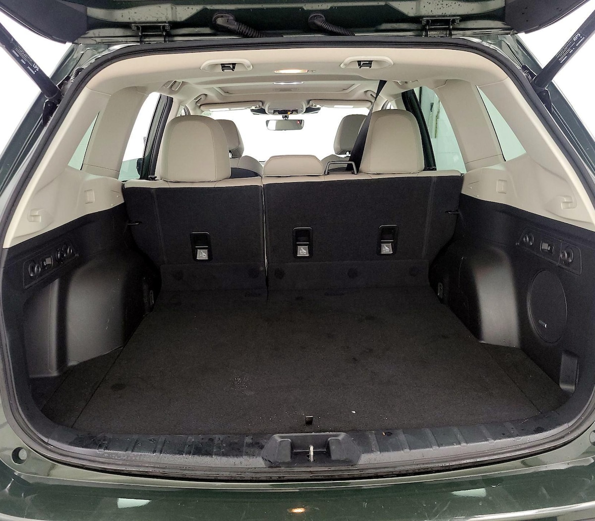 Trunk/Cargo (Seats Up)