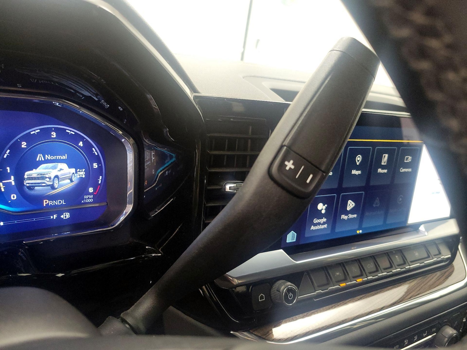 2023 Chevrolet Silverado 1500 LT - Photo 18