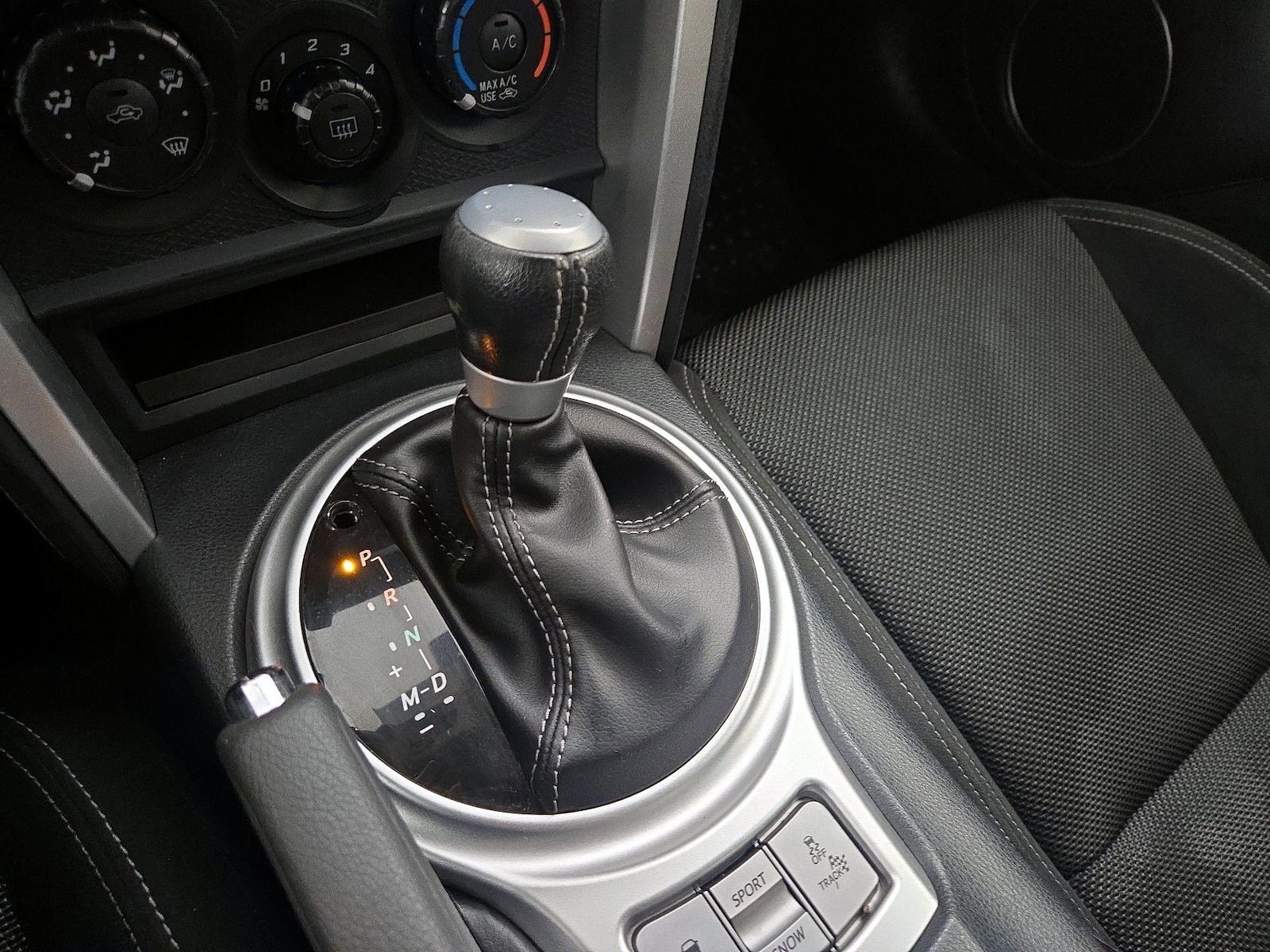 2017 Toyota 86 Base - Photo 18