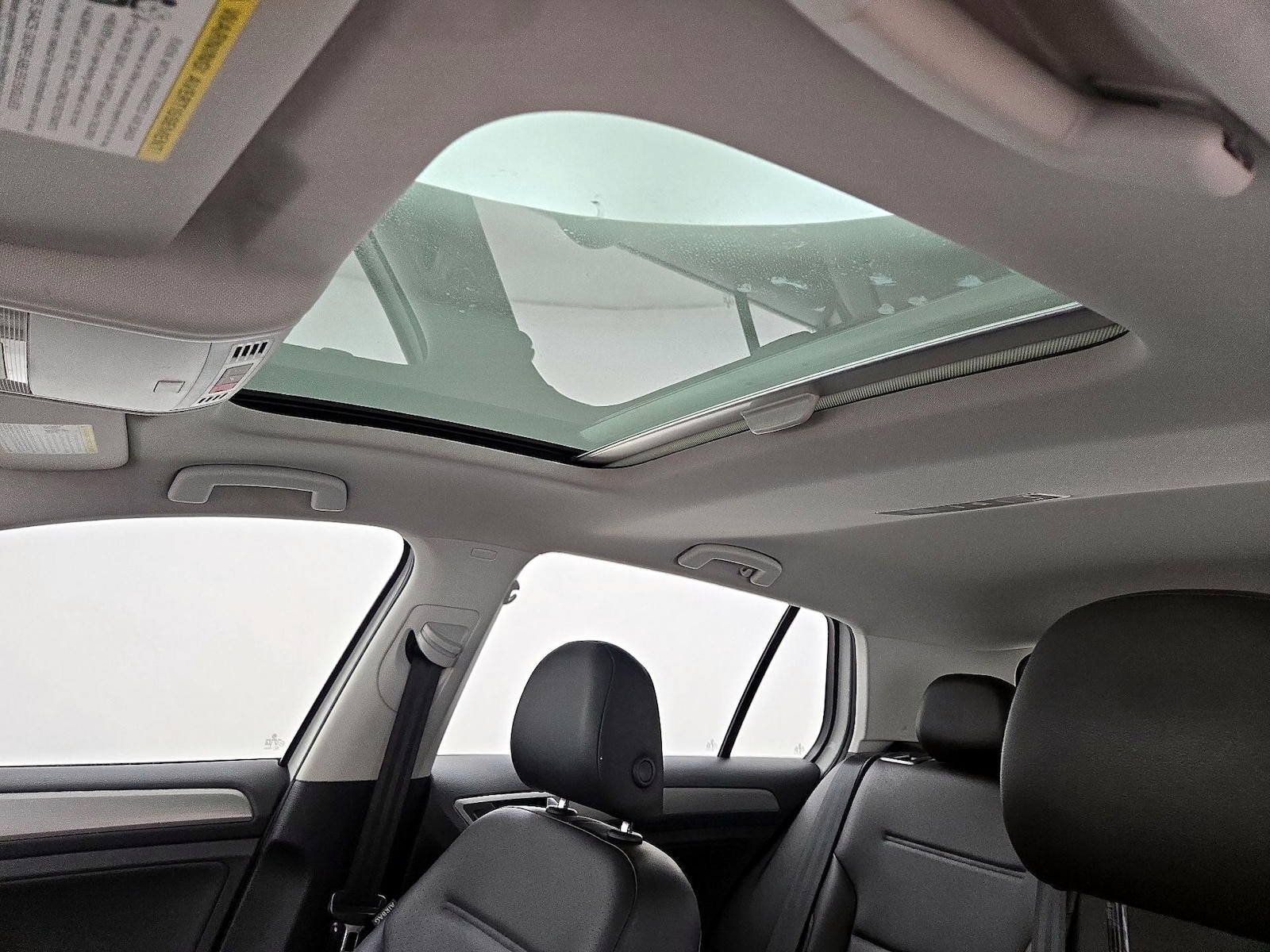 Sunroof(s) & Overhead Airbags