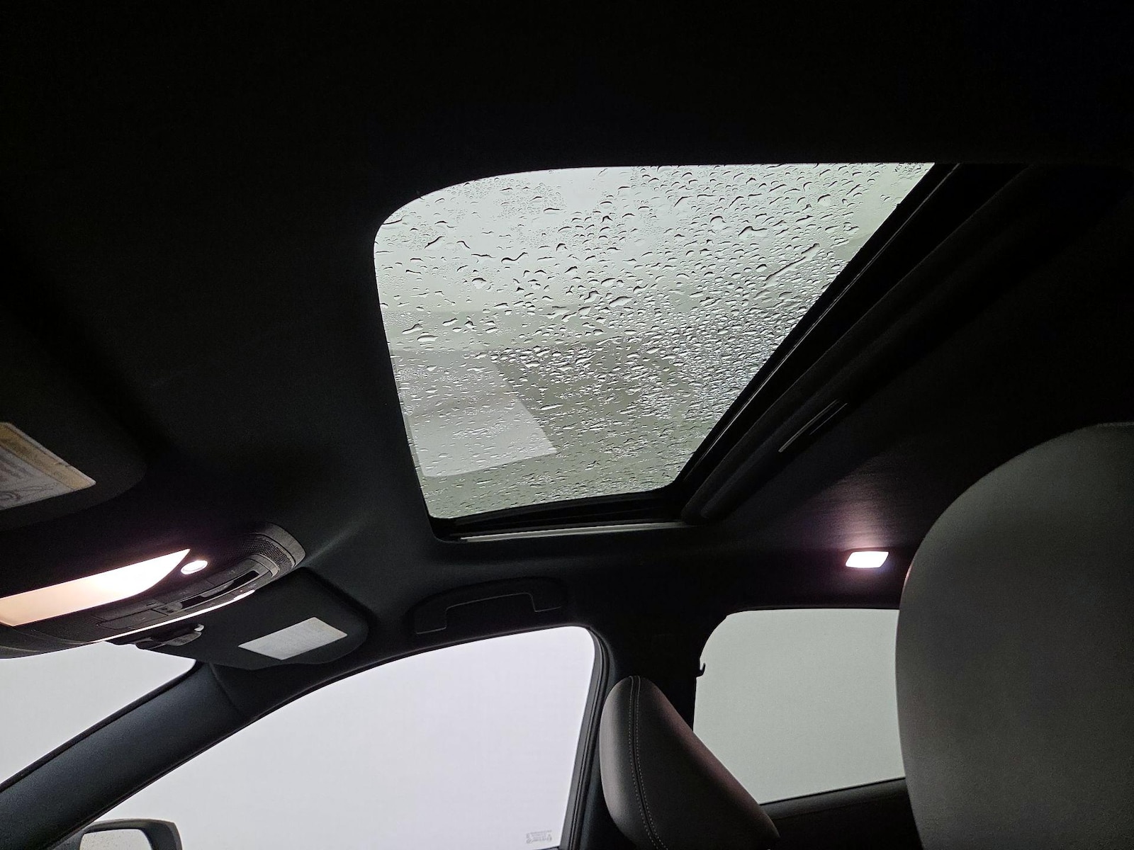 Sunroof(s) & Overhead Airbags