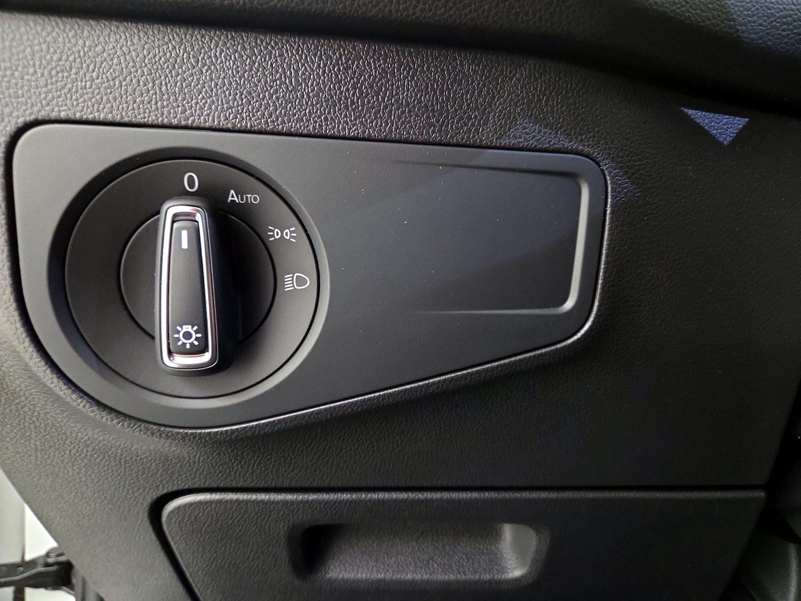 2023 Volkswagen Tiguan SE - Photo 14