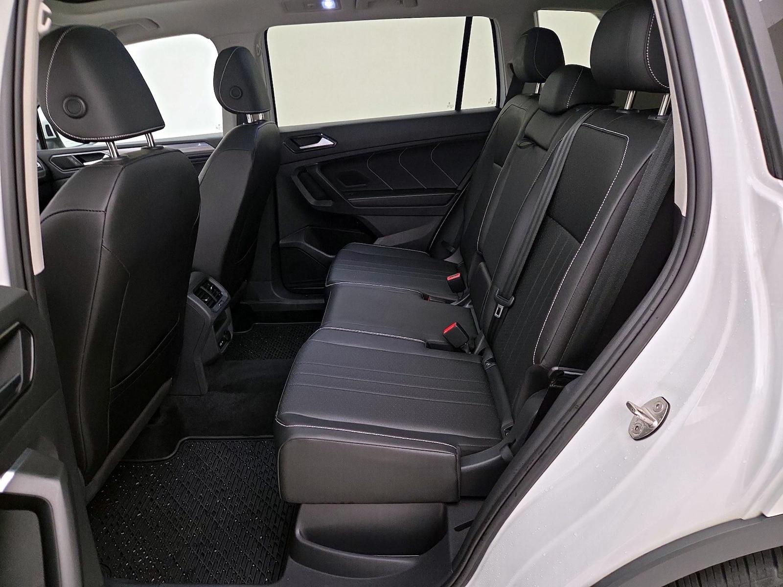 2023 Volkswagen Tiguan SE - Photo 21
