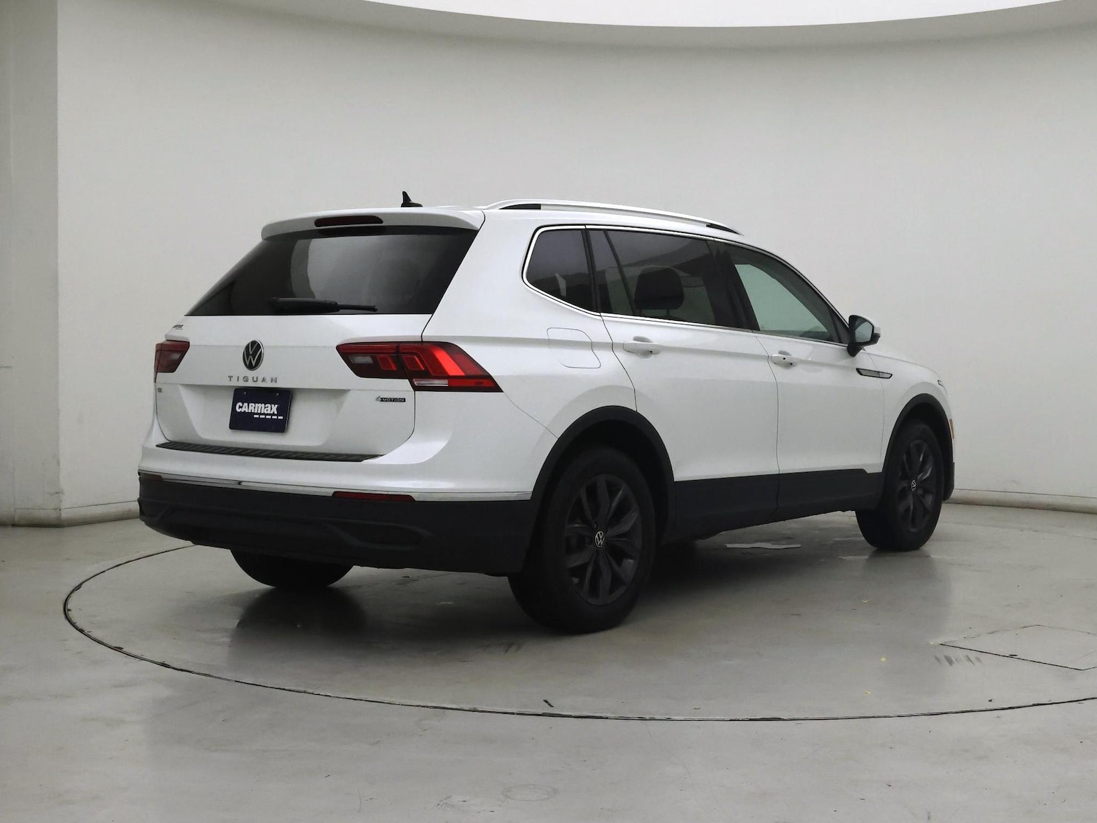 2023 Volkswagen Tiguan SE - Photo 9