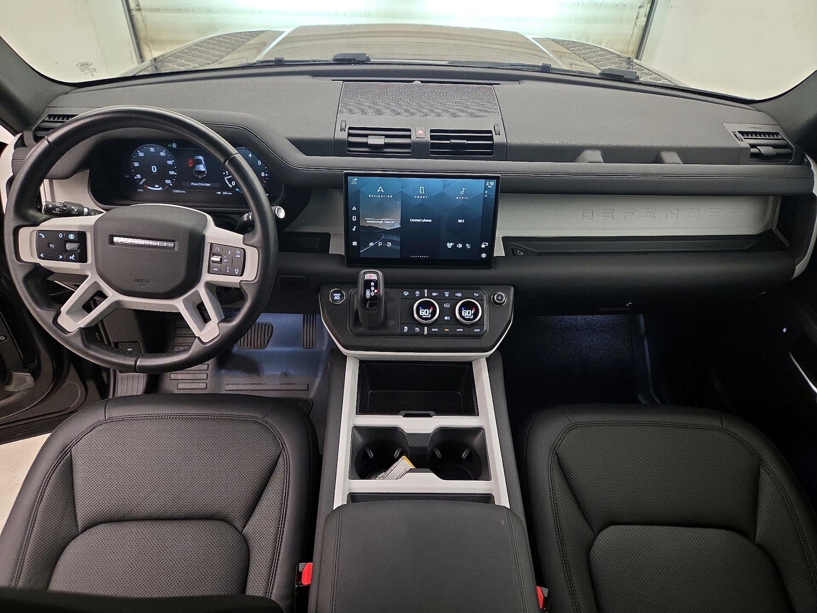 2025 Land Rover Defender S - Photo 8