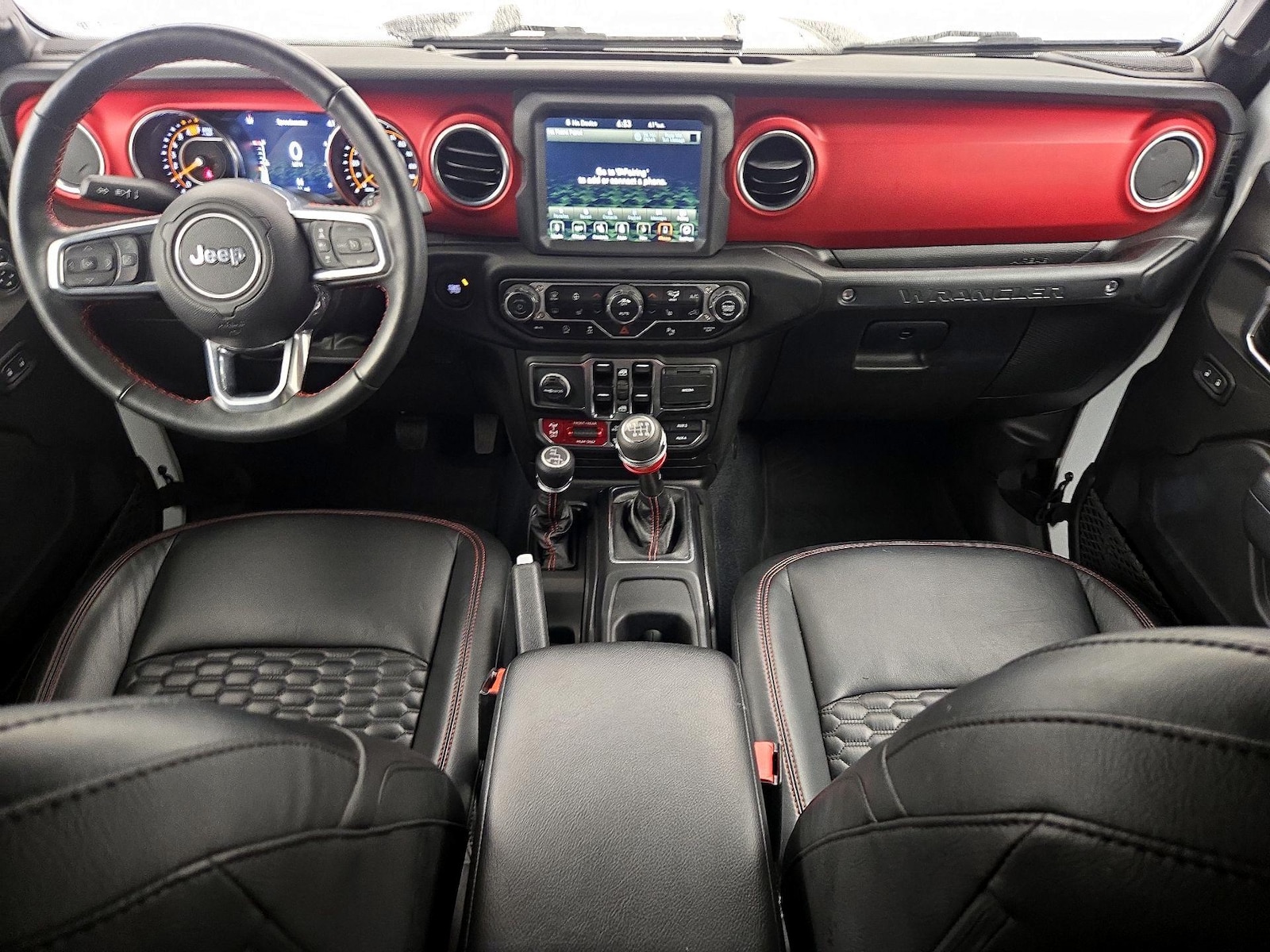 Apple CarPlay® & Android Auto™