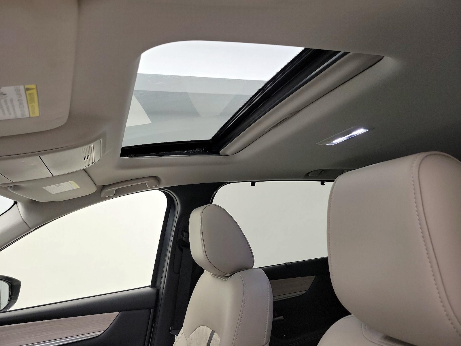 Sunroof(s) & Overhead Airbags