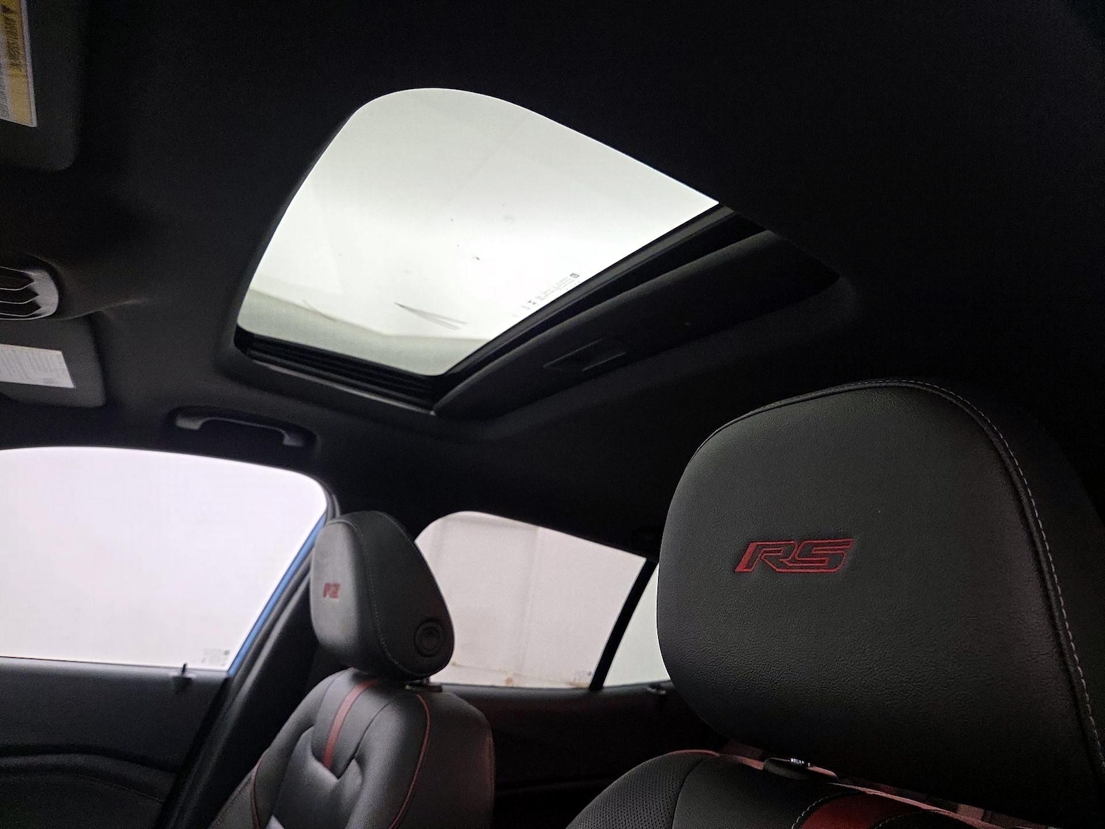 Sunroof(s) & Overhead Airbags