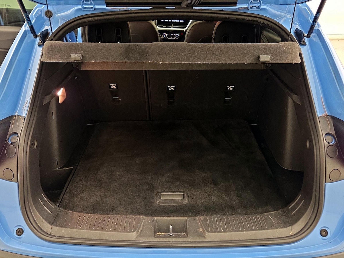 Trunk/Cargo (Seats Up)