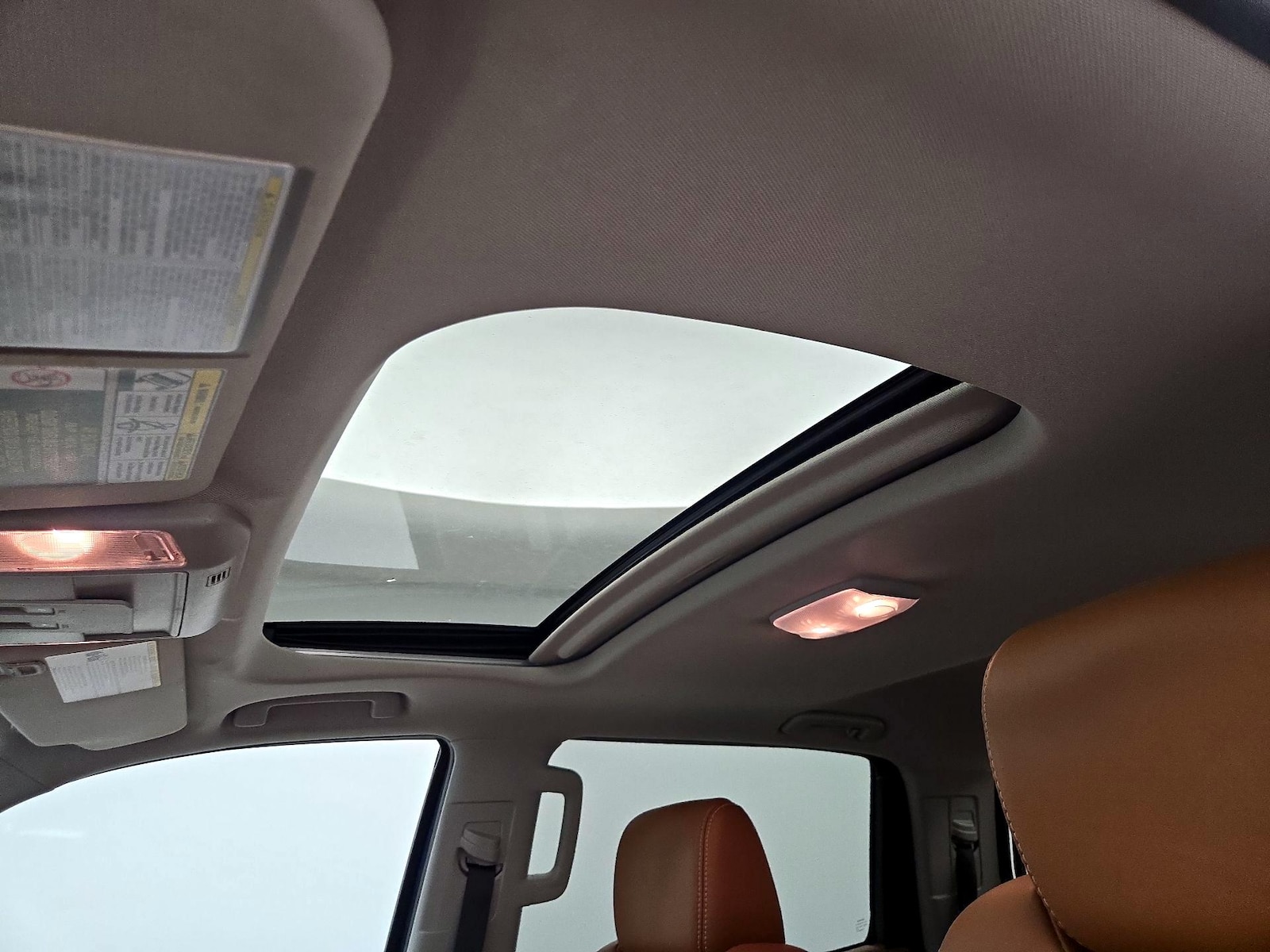 Sunroof(s) & Overhead Airbags