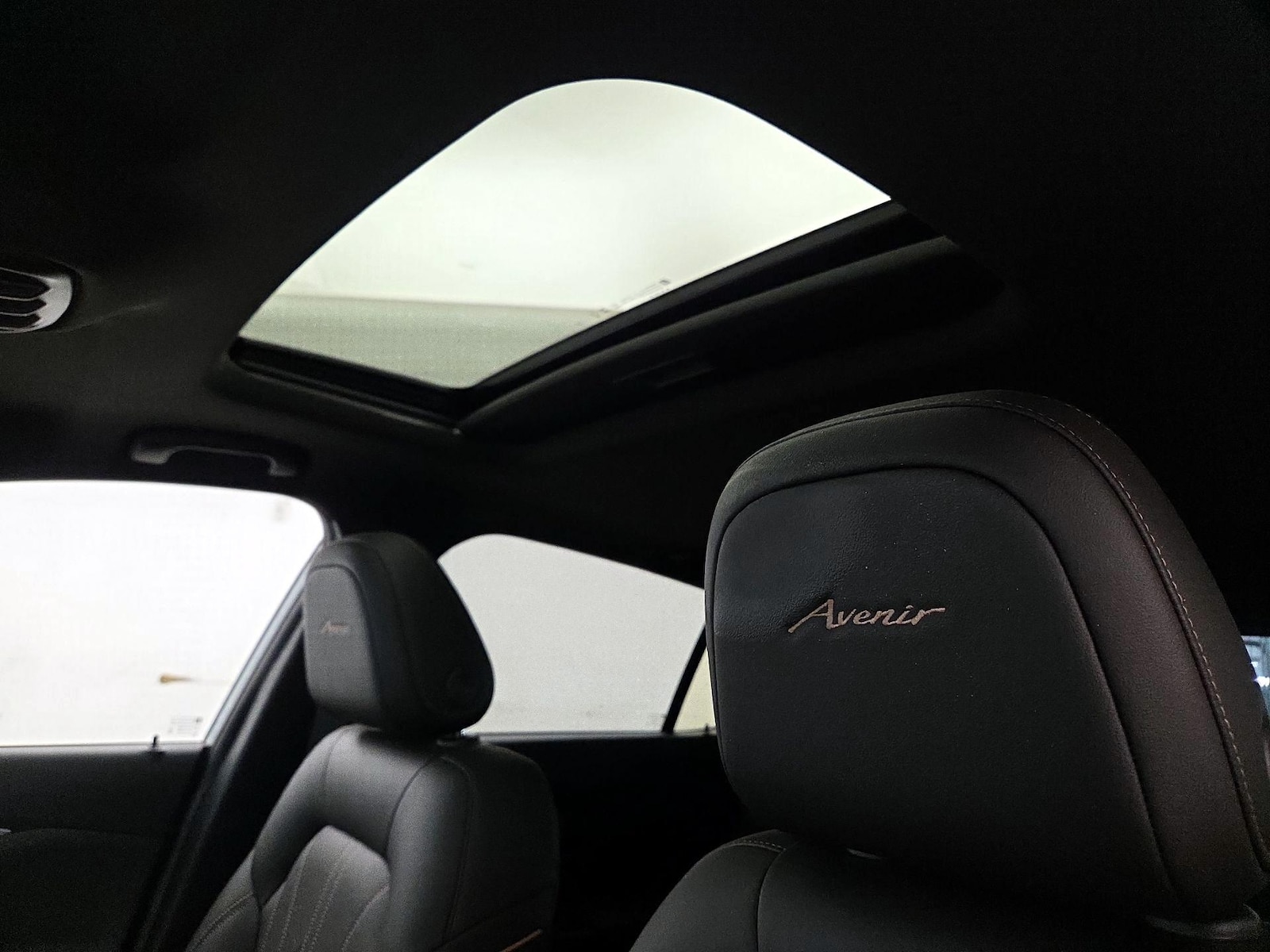 Sunroof(s) & Overhead Airbags