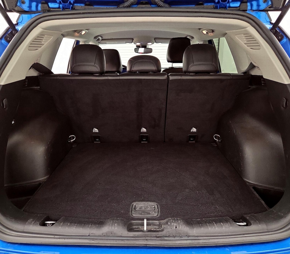 Trunk/Cargo (Seats Up)