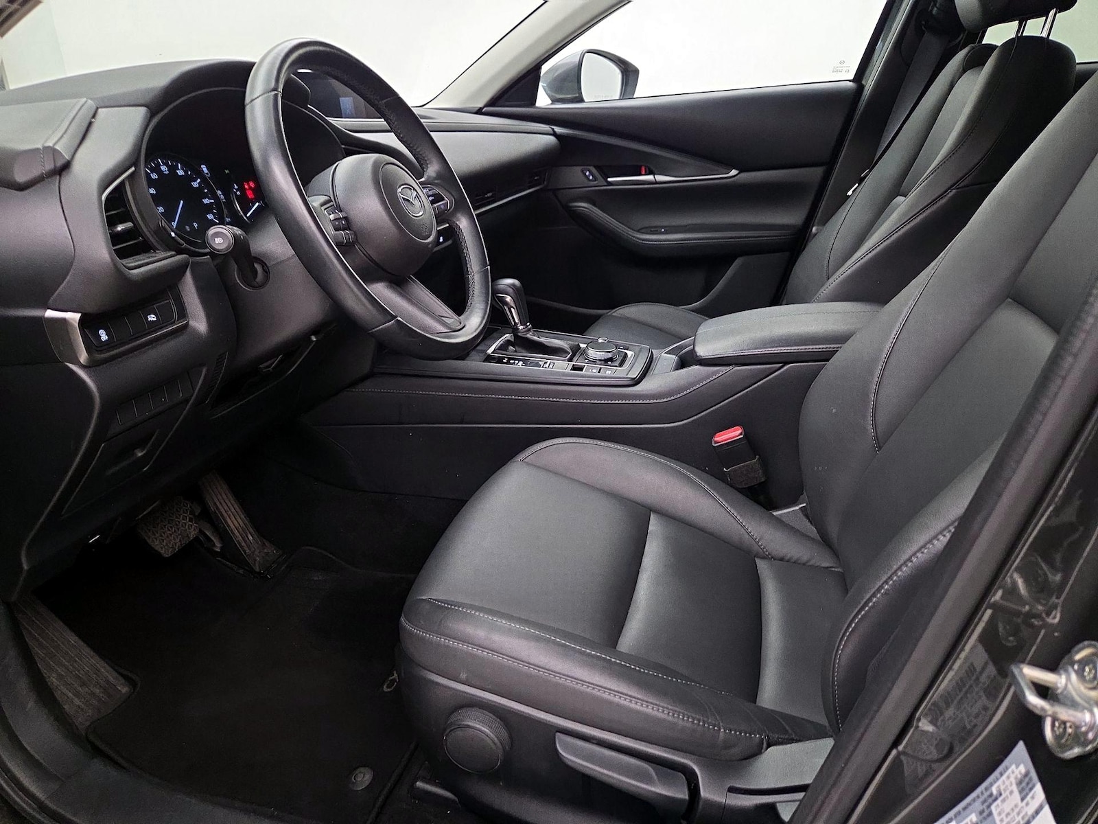 Side Airbags & Leatherette Seats