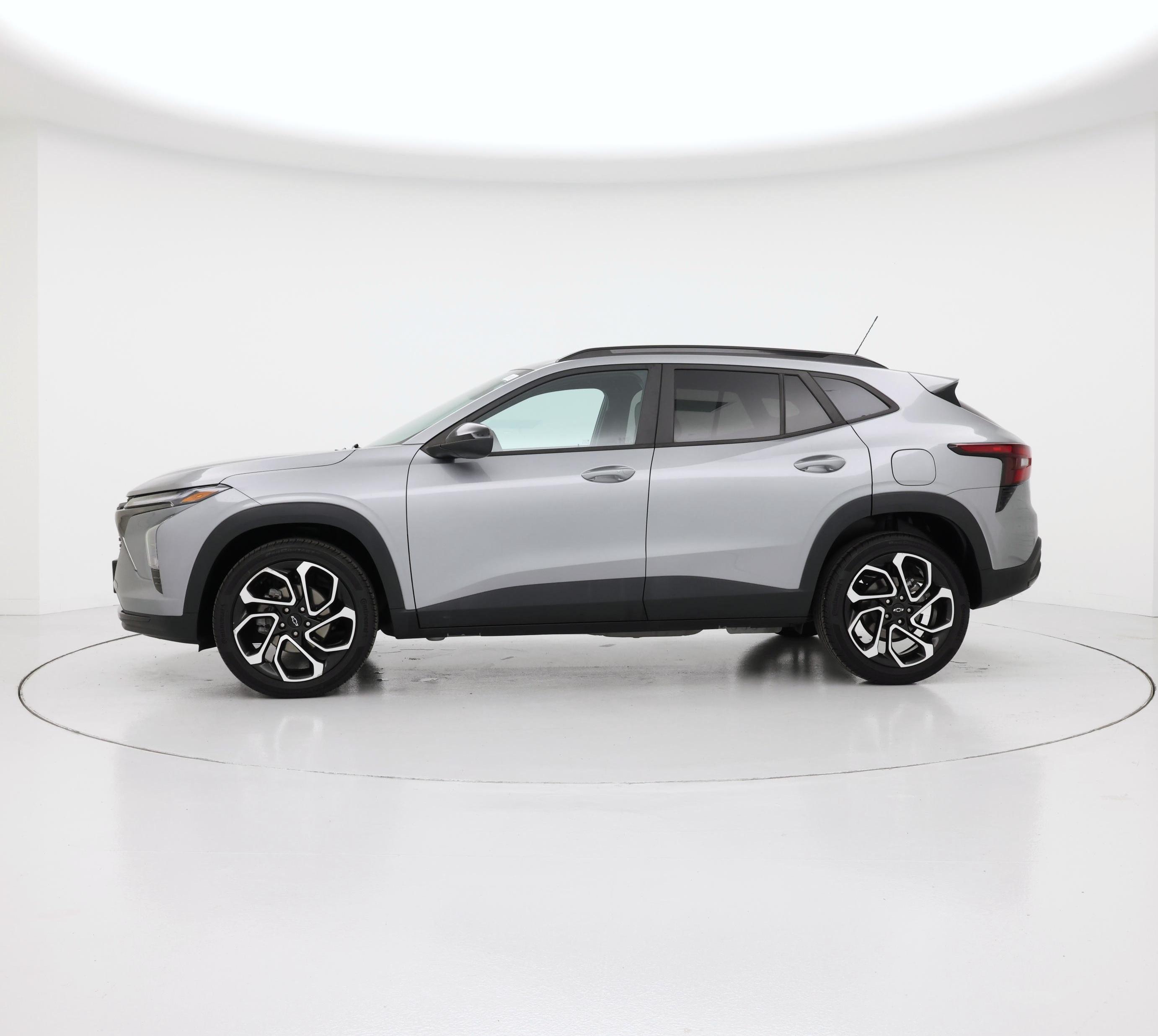 Thumbnail: 2024 Chevrolet Trax - 3