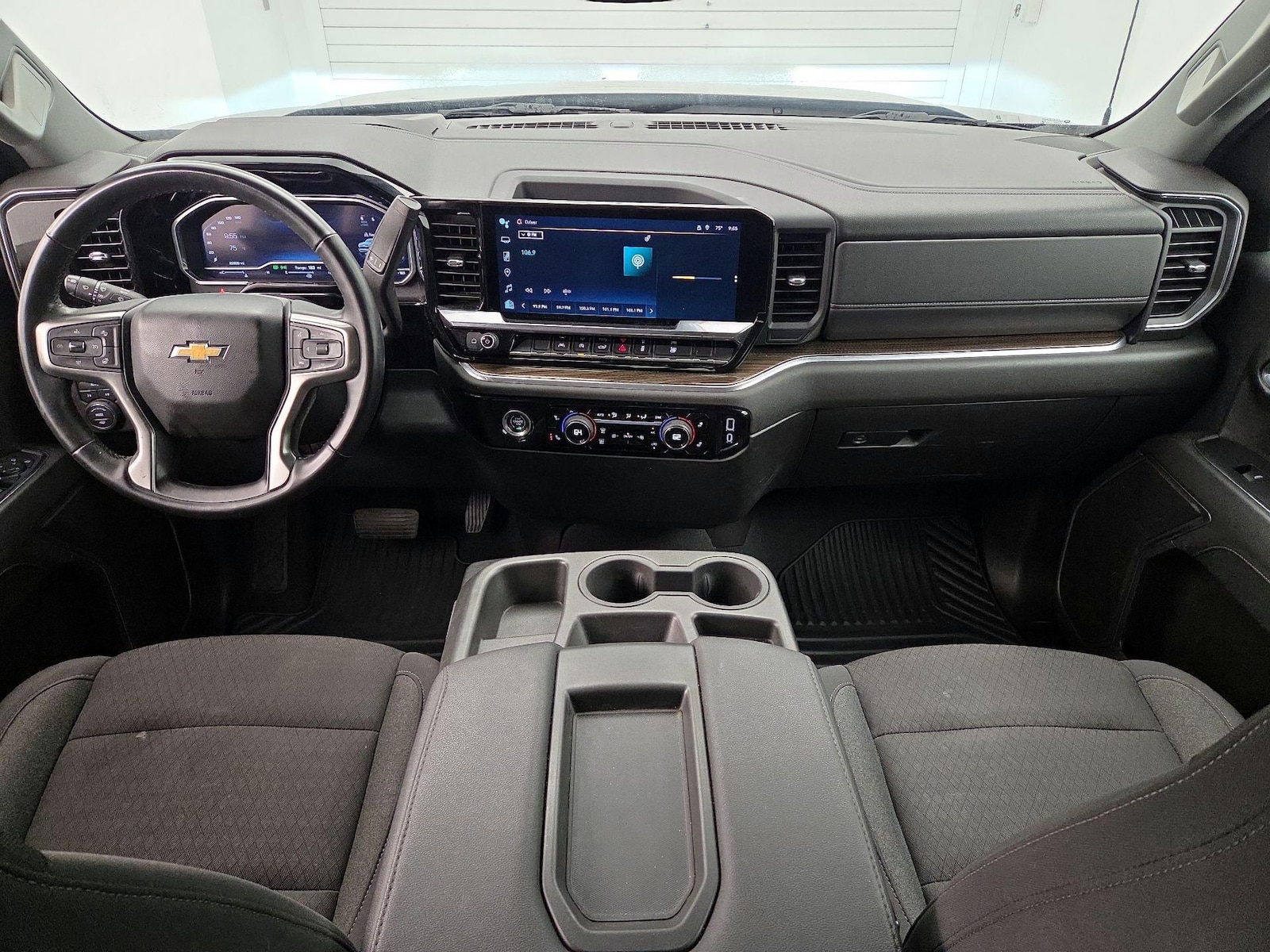 2023 Chevrolet Silverado 1500 LT - Photo 10