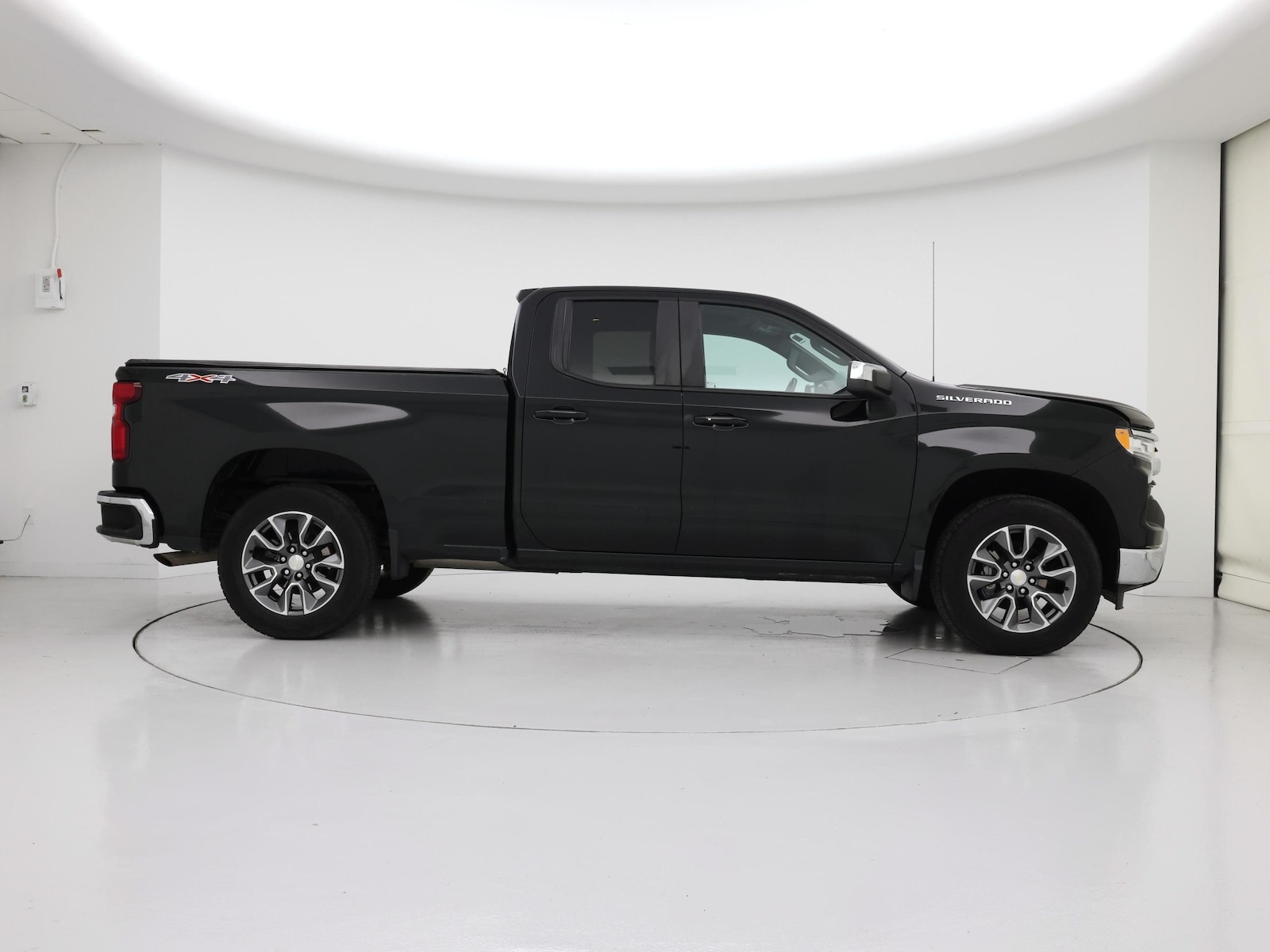 2023 Chevrolet Silverado 1500 LT - Photo 8
