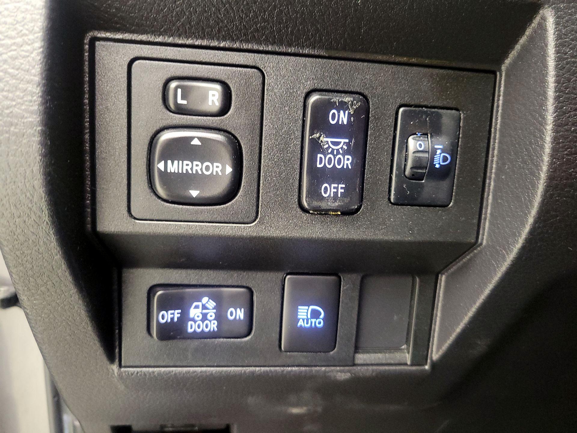 Thumbnail: 2021 Toyota Tundra - 13
