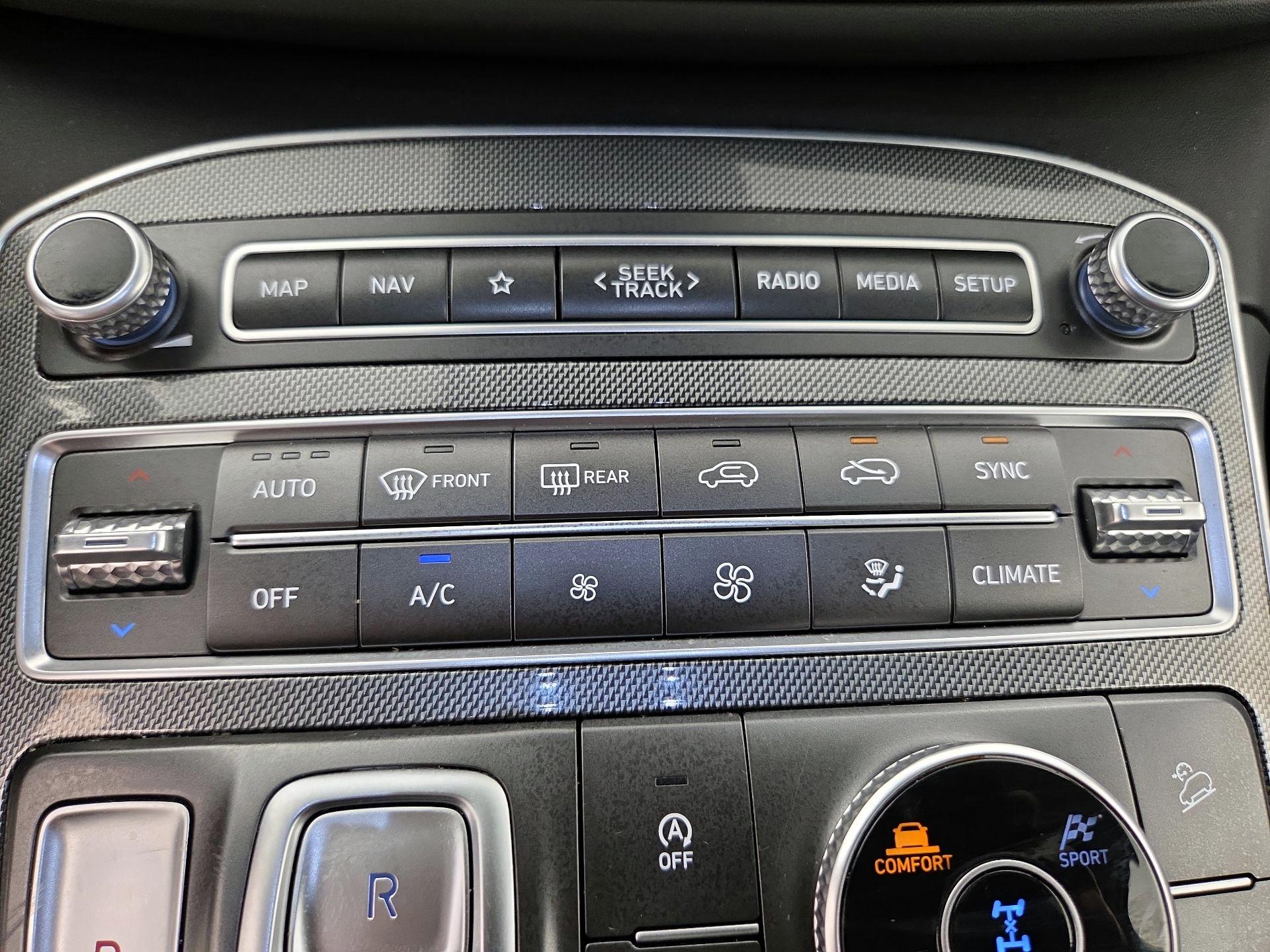 Thumbnail: 2023 Hyundai Santa Fe - 17