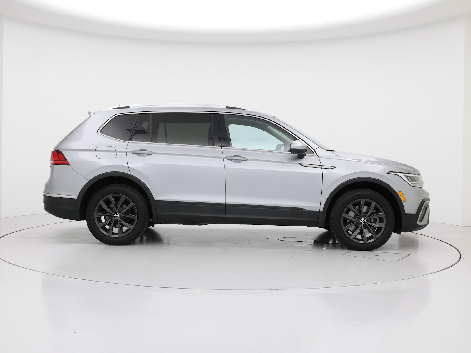 2023 Volkswagen Tiguan SE - Photo 8