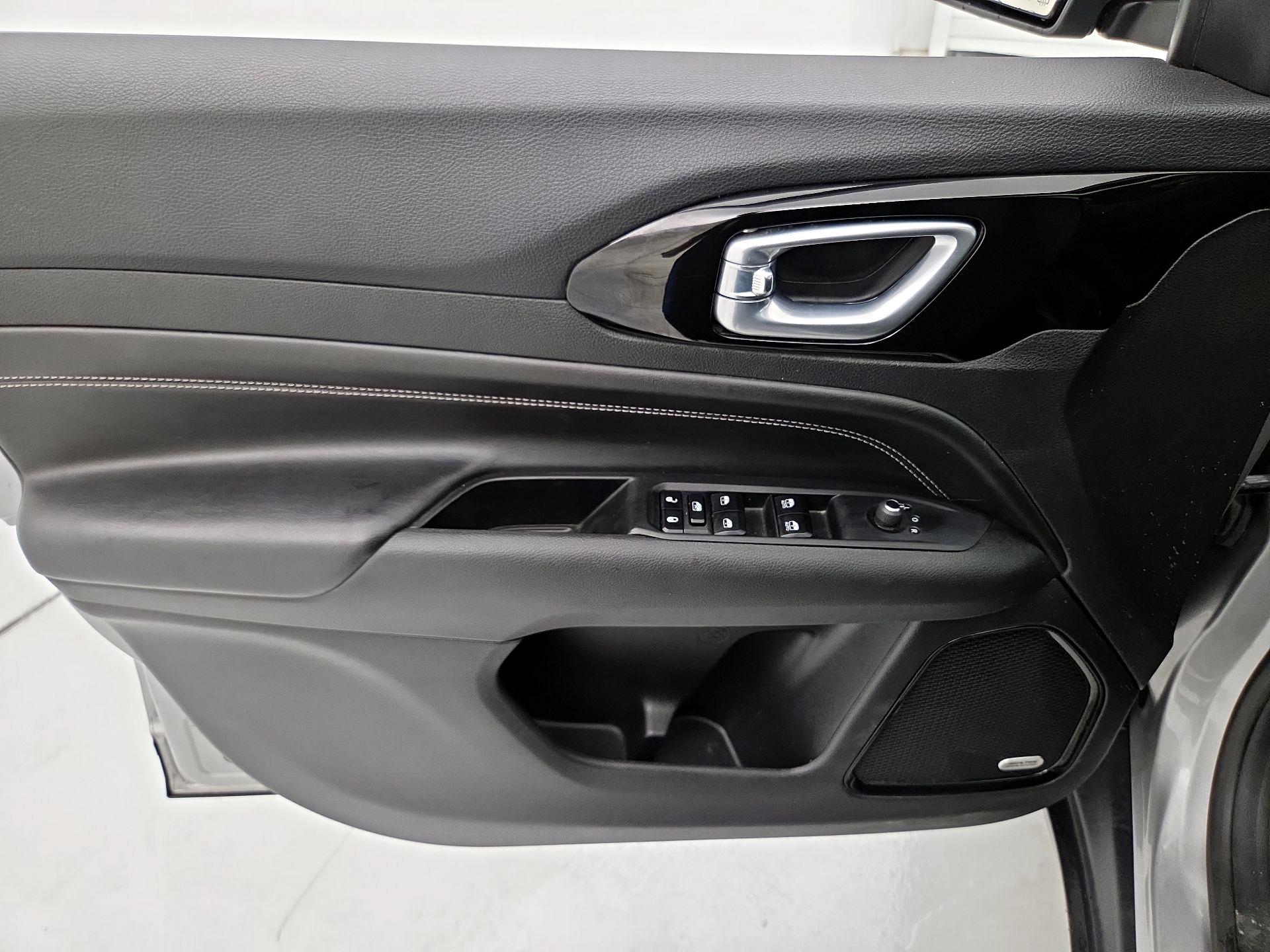 Thumbnail: 2023 Jeep Compass - 12