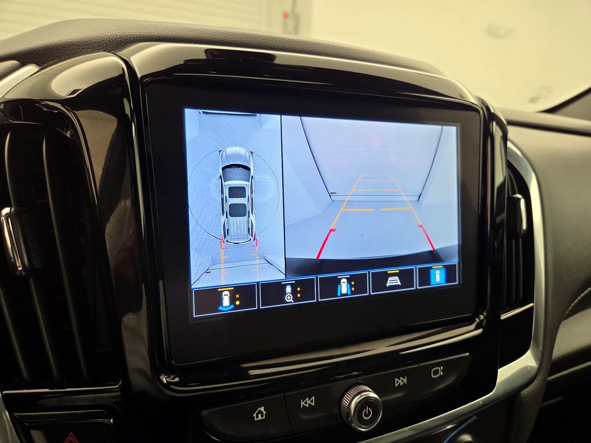 Thumbnail: 2023 Chevrolet Traverse - 15