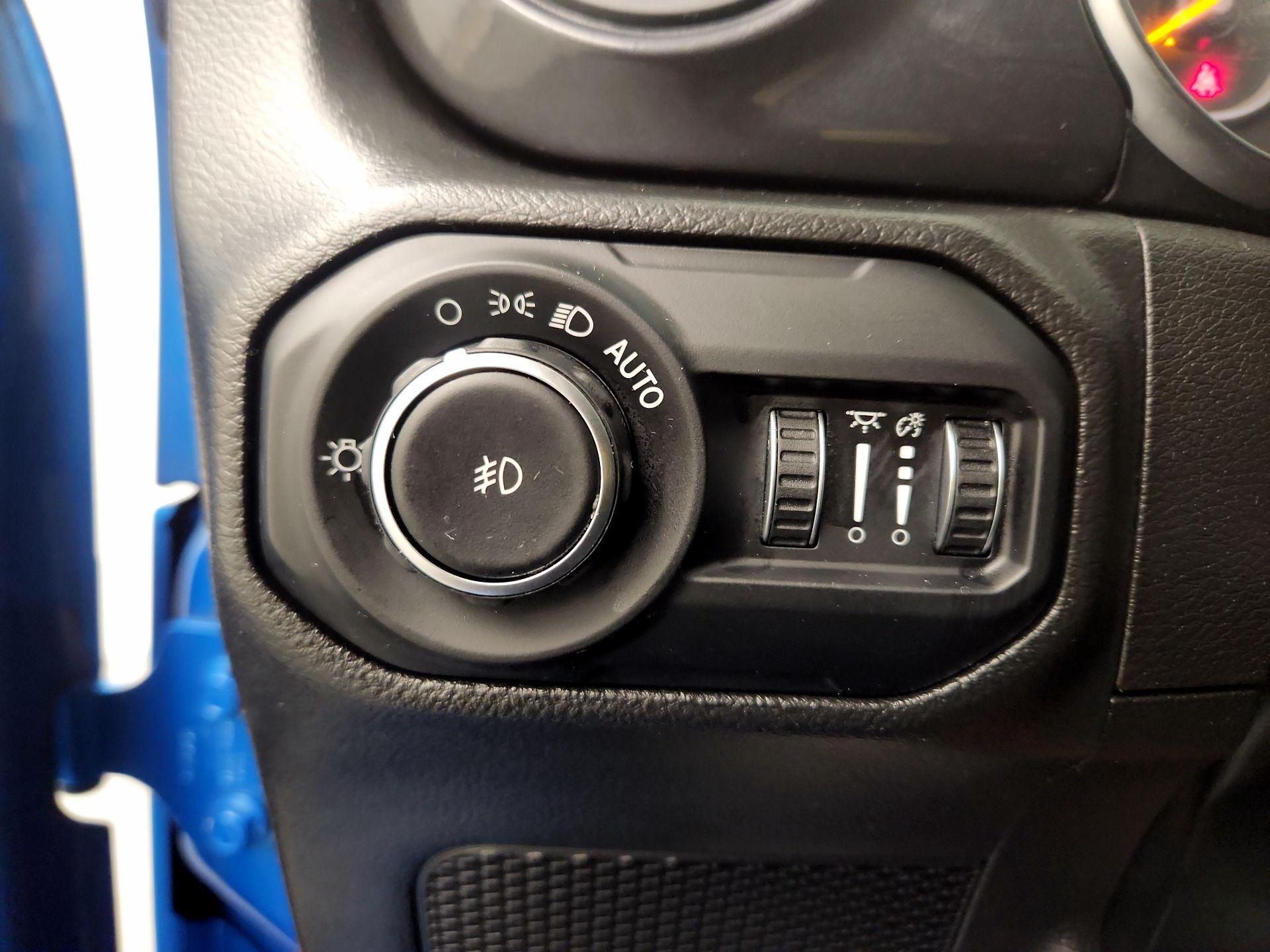 Thumbnail: 2022 Jeep Wrangler - 13