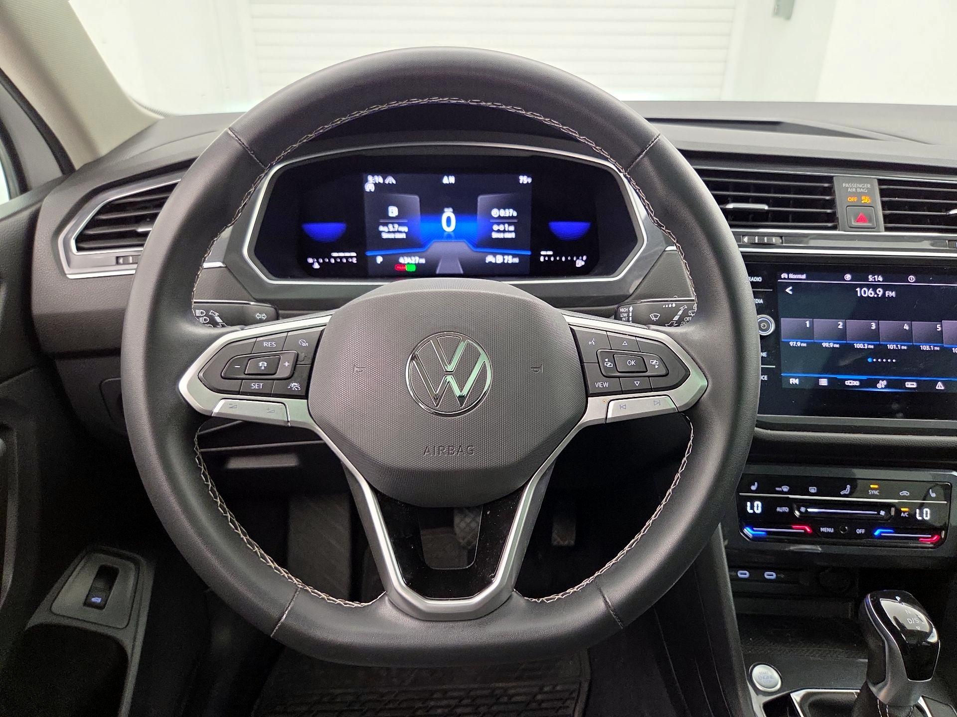 Thumbnail: 2022 Volkswagen Tiguan - 10