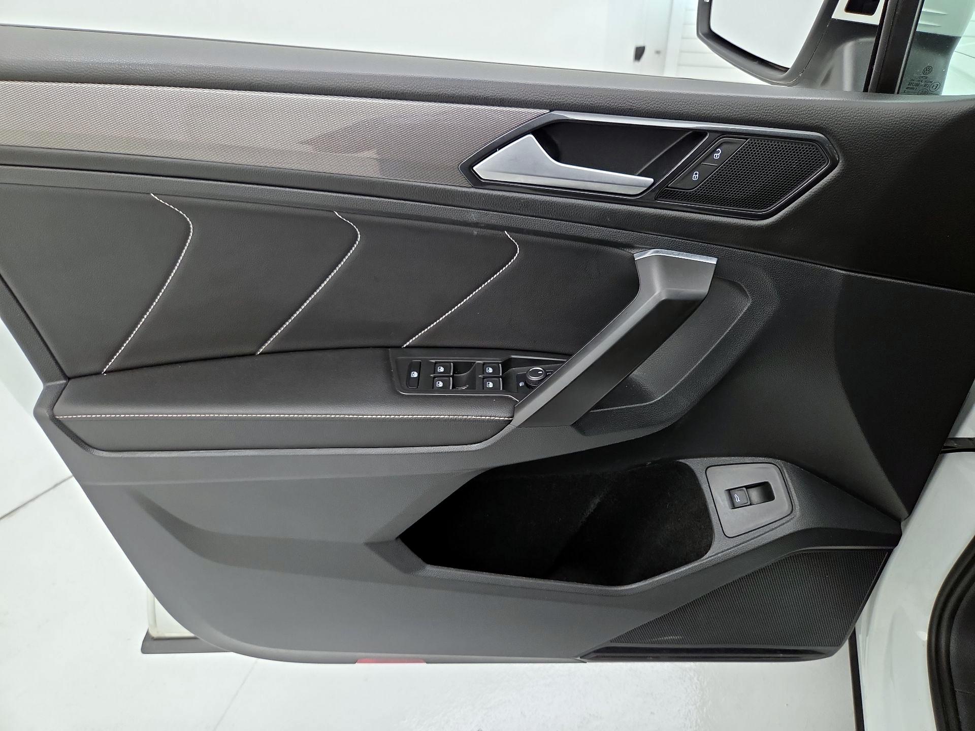 Thumbnail: 2022 Volkswagen Tiguan - 12
