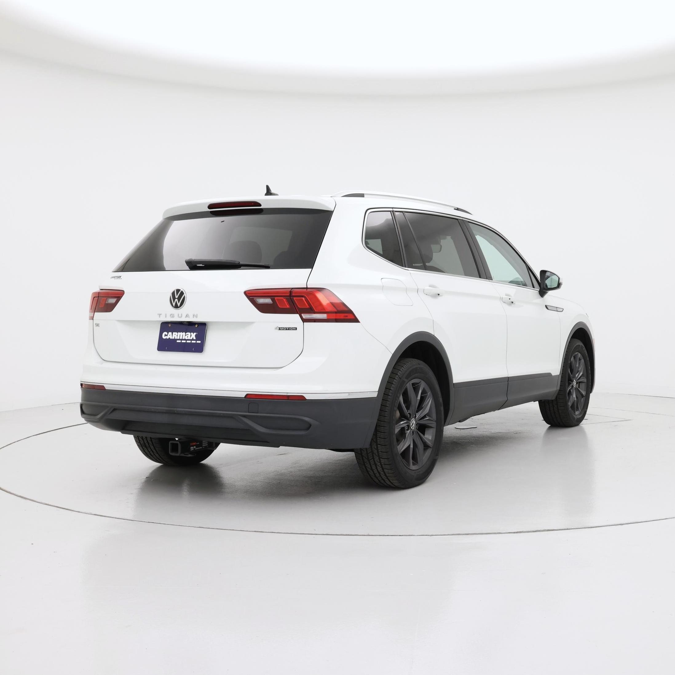 Thumbnail: 2022 Volkswagen Tiguan - 8