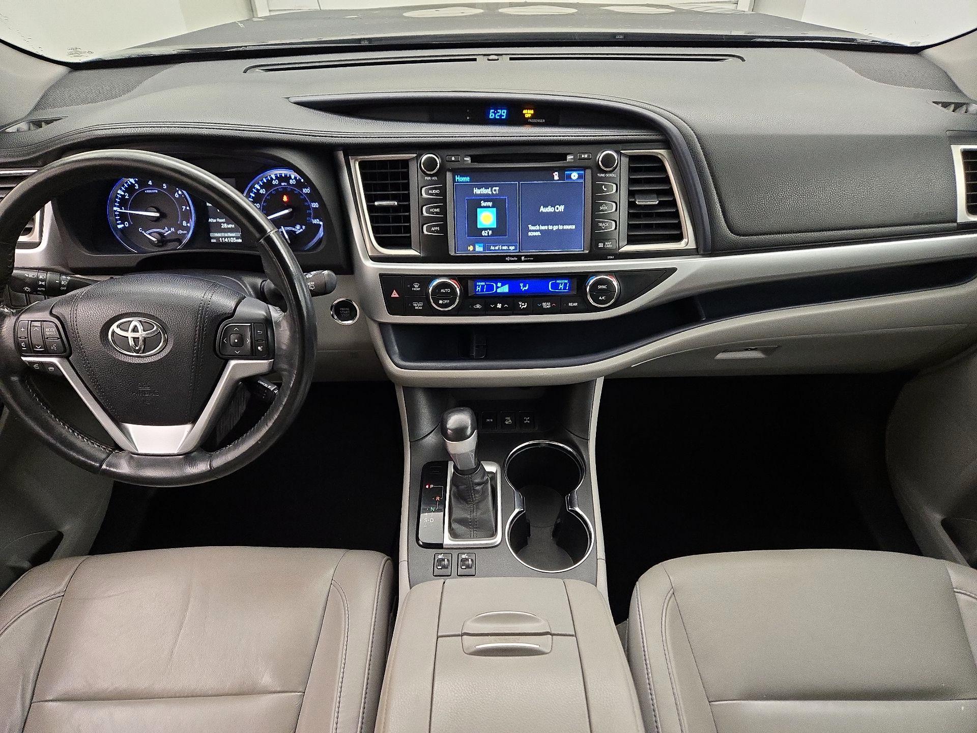 Thumbnail: 2015 Toyota Highlander - 9