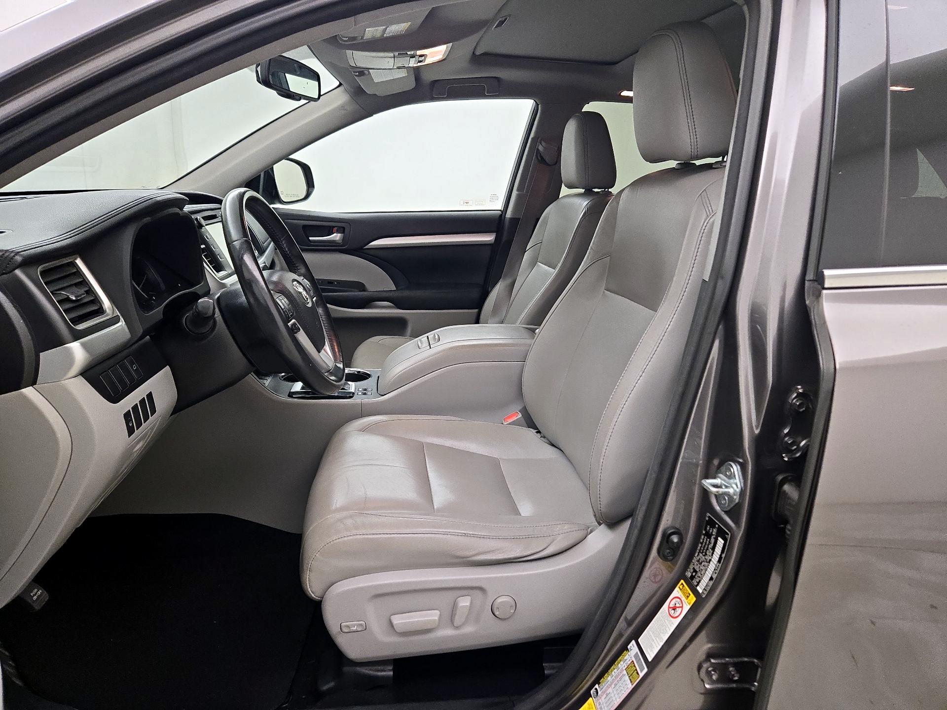 Thumbnail: 2015 Toyota Highlander - 11