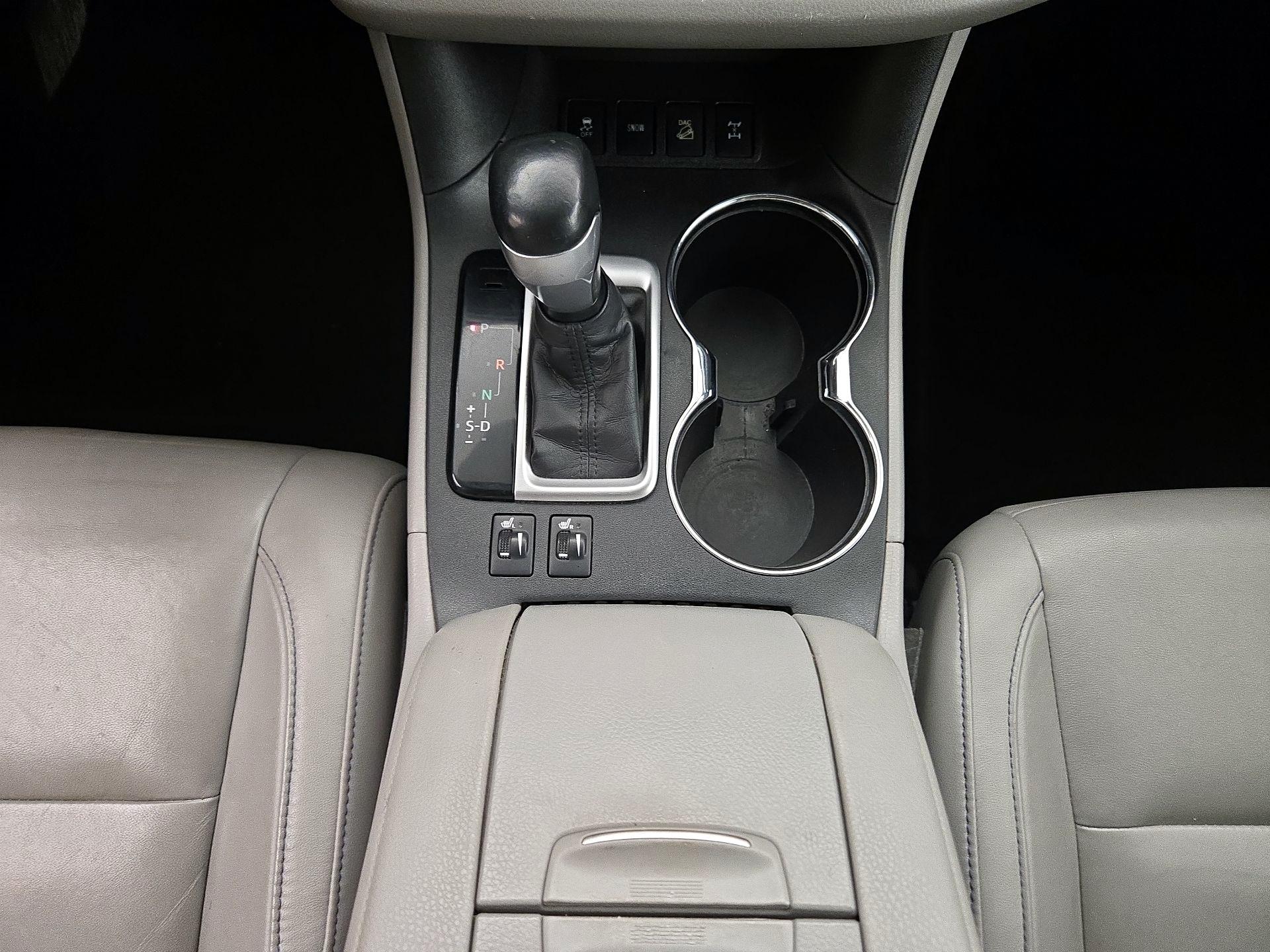 Thumbnail: 2015 Toyota Highlander - 16