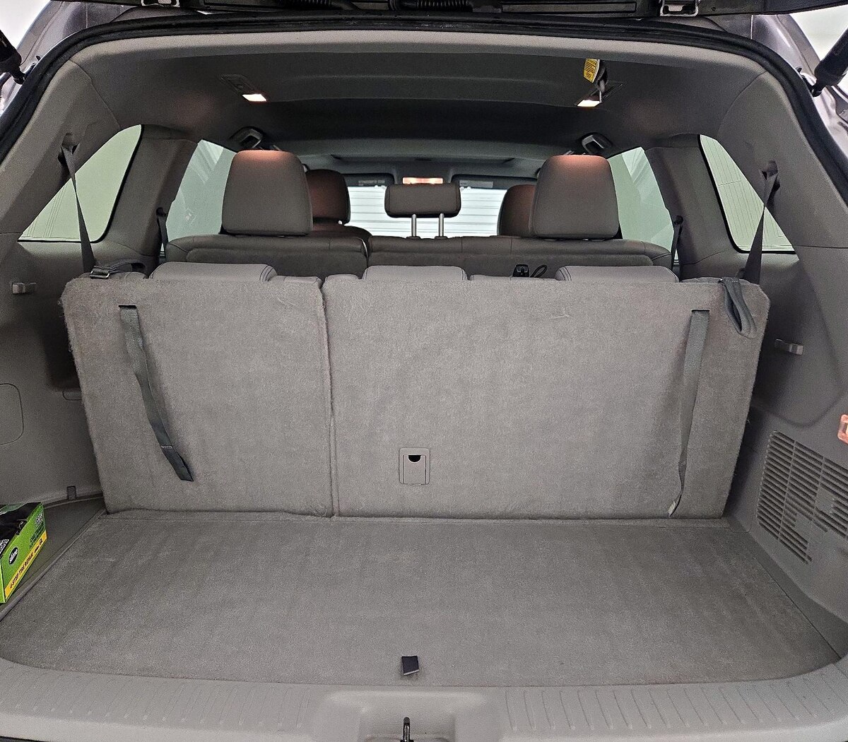 Trunk/Cargo (Seats Up)
