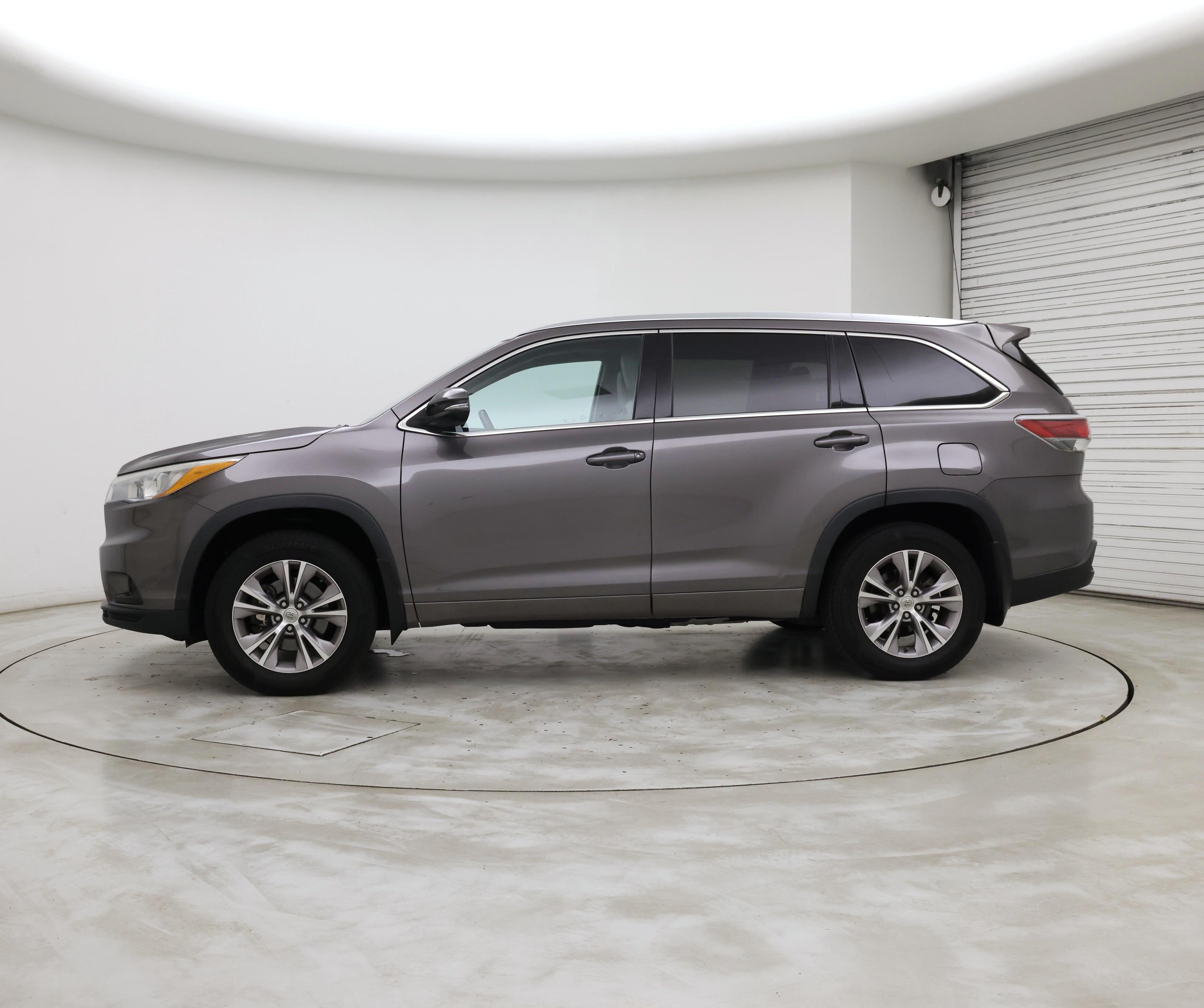 Thumbnail: 2015 Toyota Highlander - 3