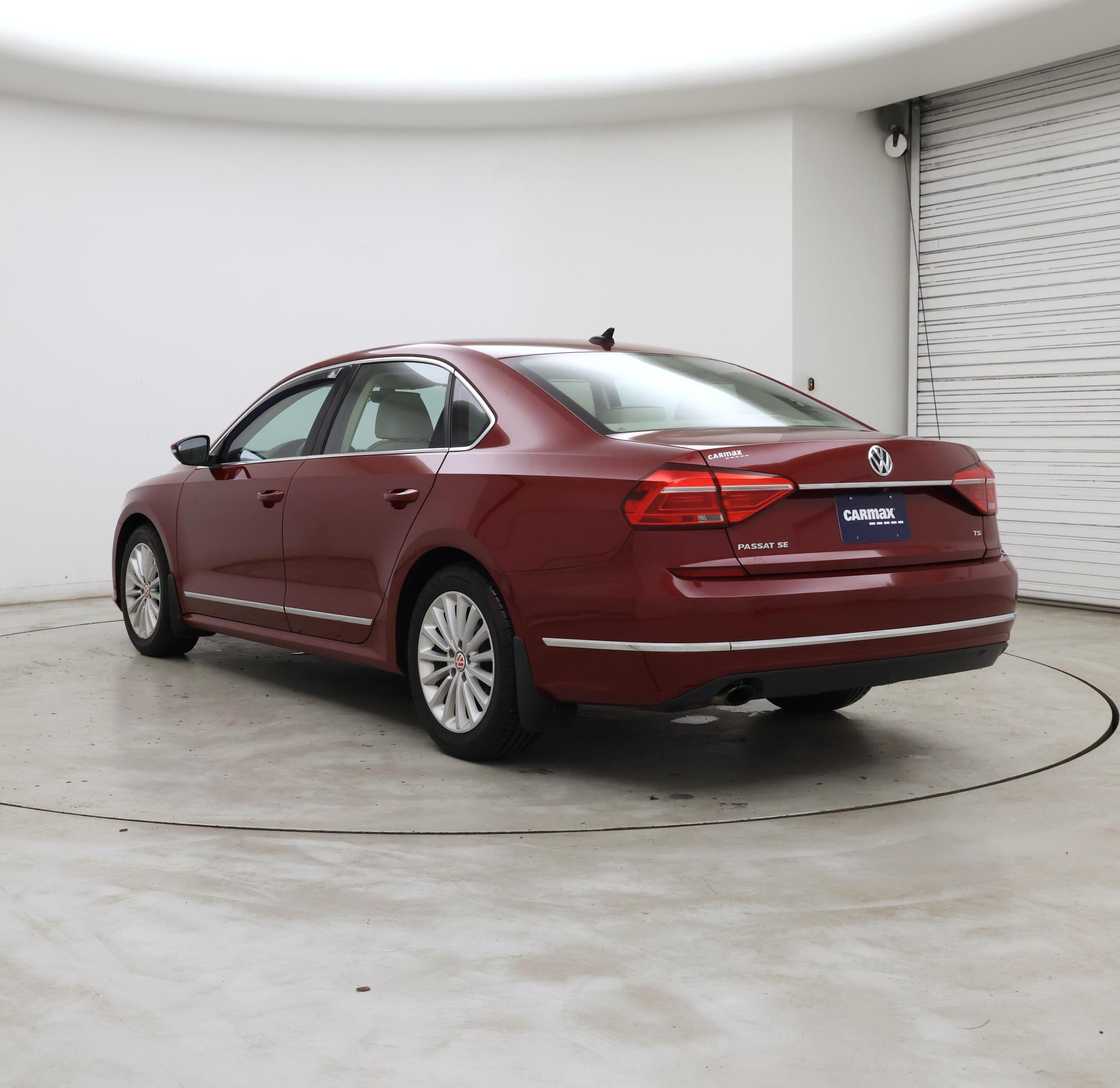 Thumbnail: 2016 Volkswagen Passat - 2