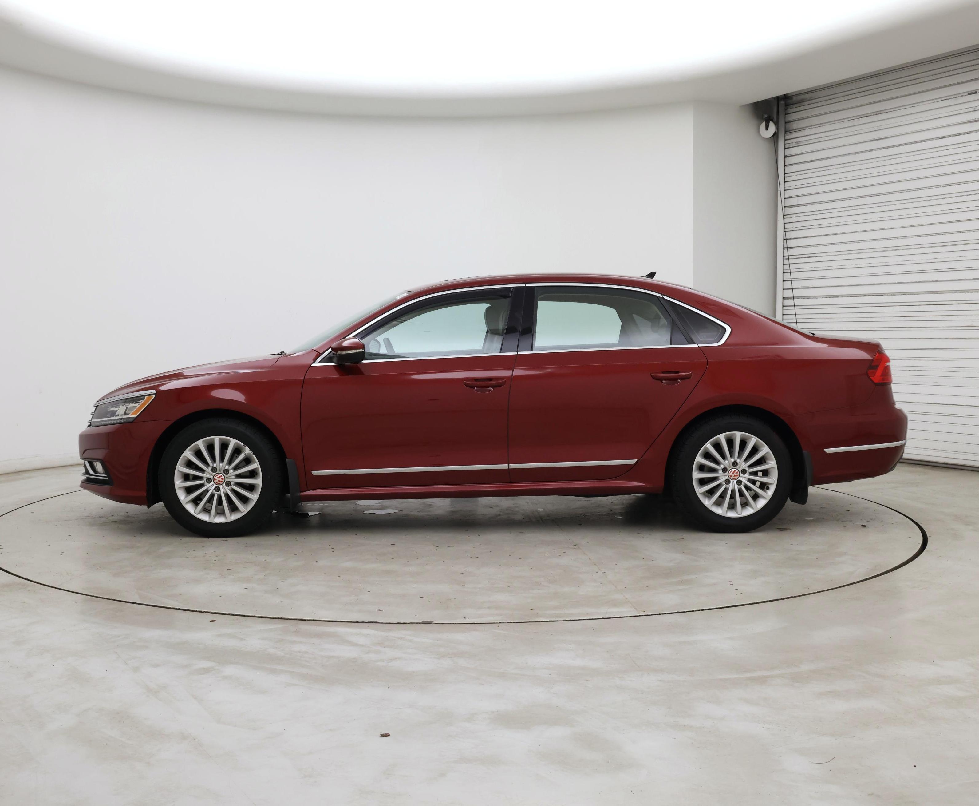 Thumbnail: 2016 Volkswagen Passat - 3