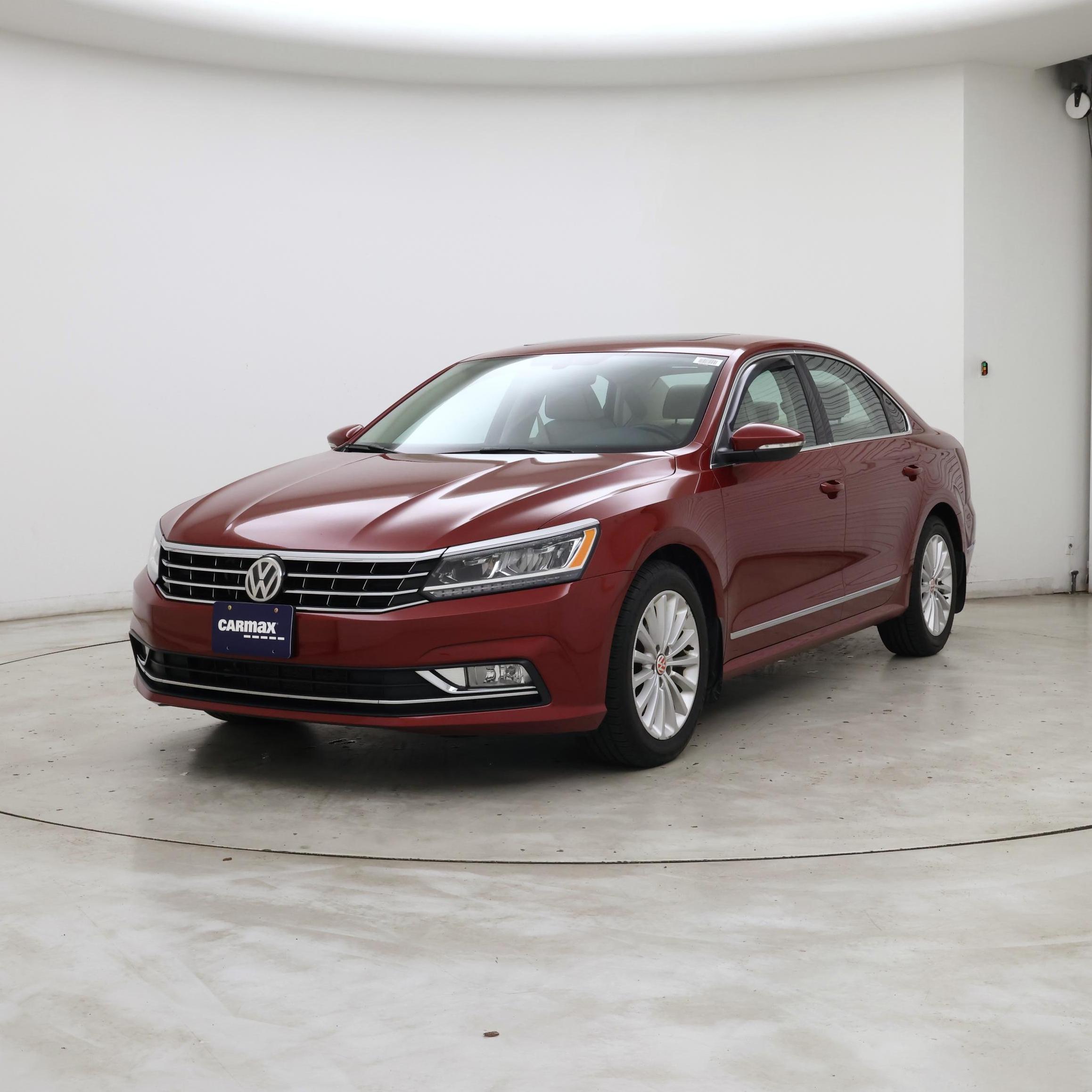 Thumbnail: 2016 Volkswagen Passat - 4