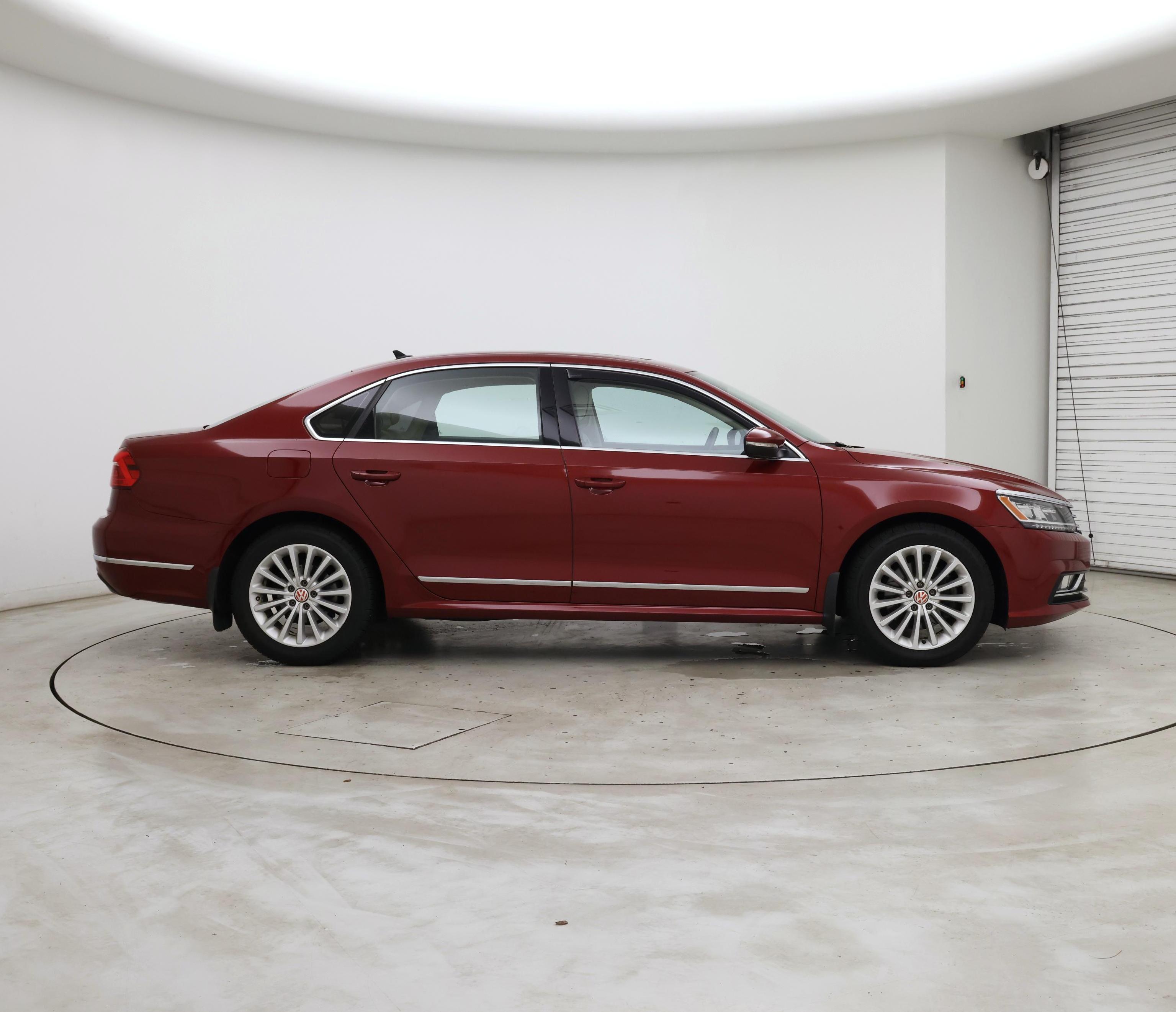 Thumbnail: 2016 Volkswagen Passat - 7