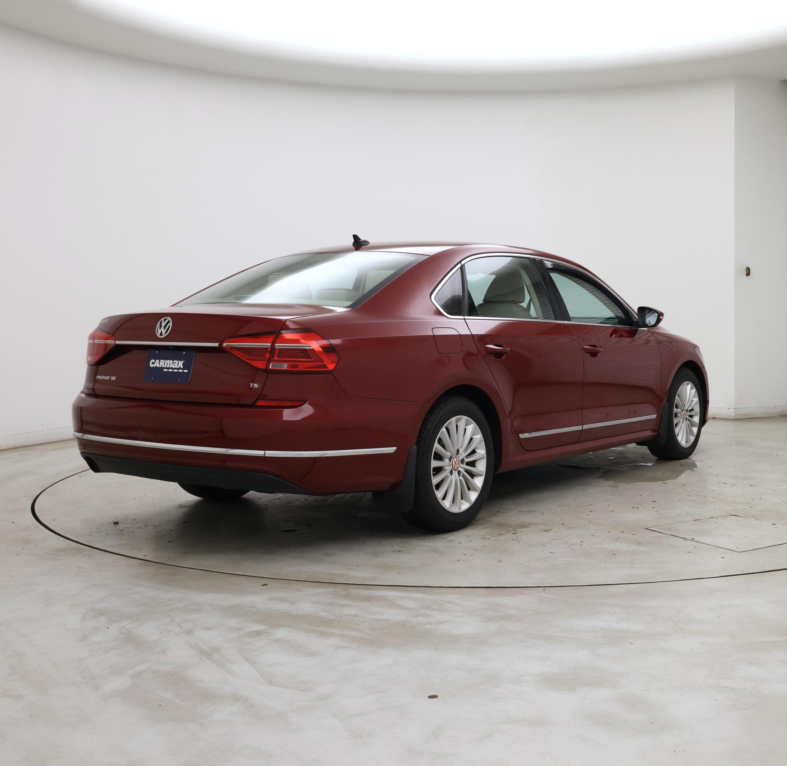 Thumbnail: 2016 Volkswagen Passat - 8