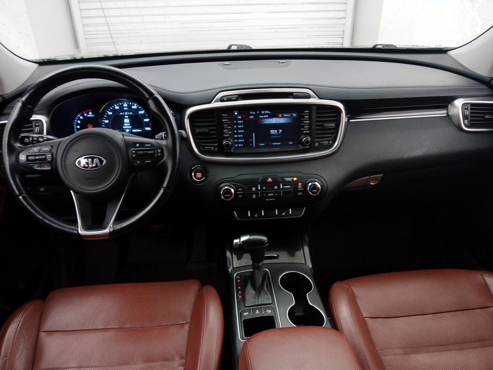 Thumbnail: 2017 Kia Sorento - 9