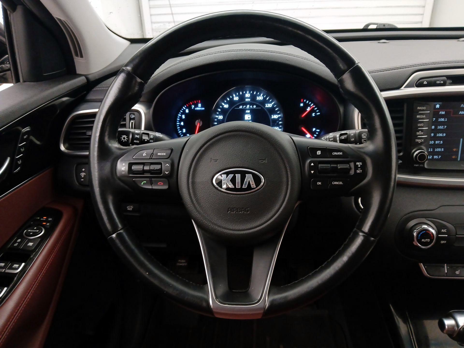 Thumbnail: 2017 Kia Sorento - 10