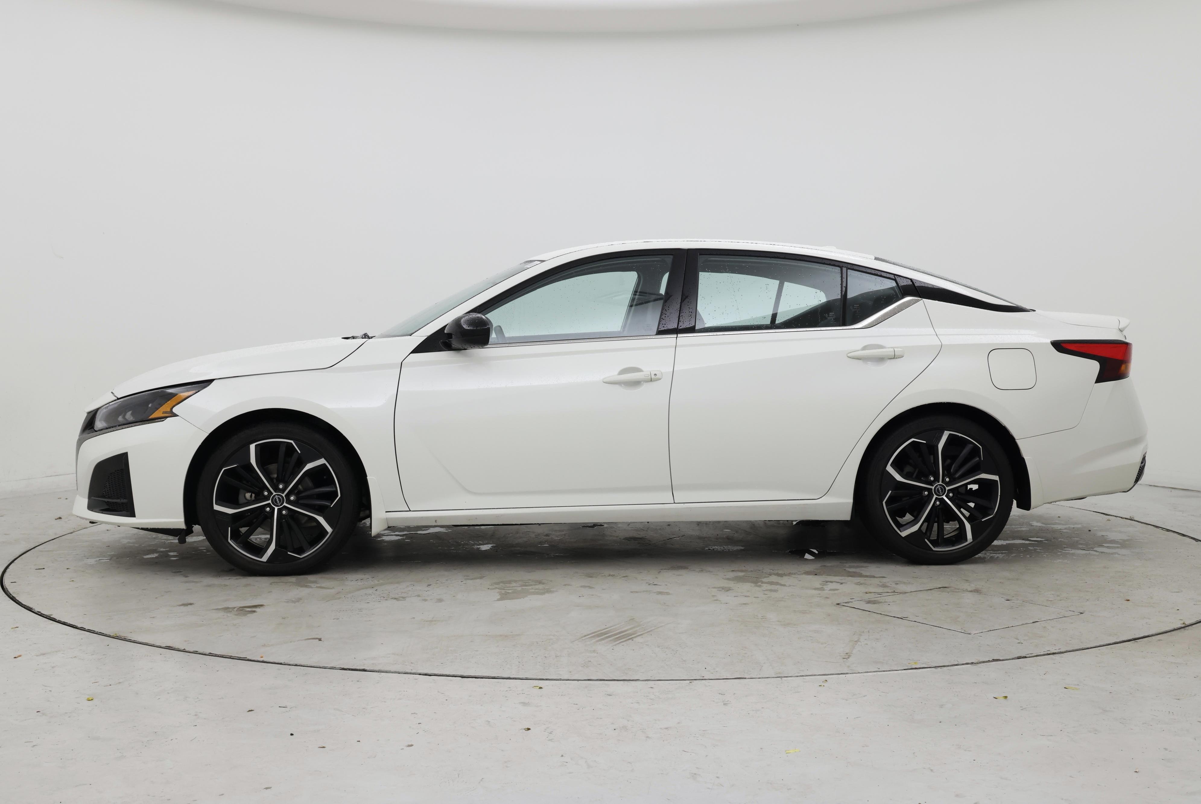 Thumbnail: 2023 Nissan Altima - 3