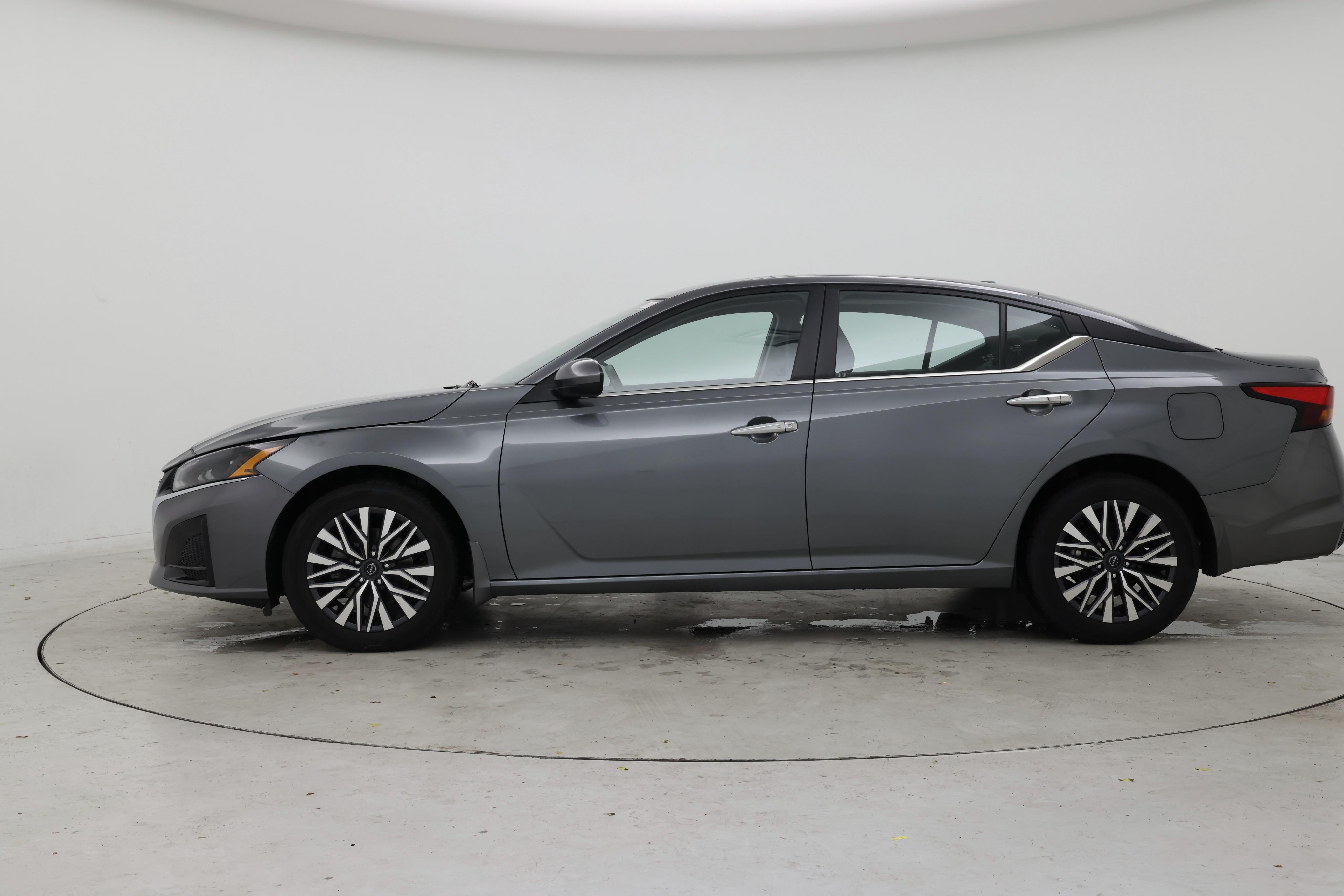 Thumbnail: 2023 Nissan Altima - 3