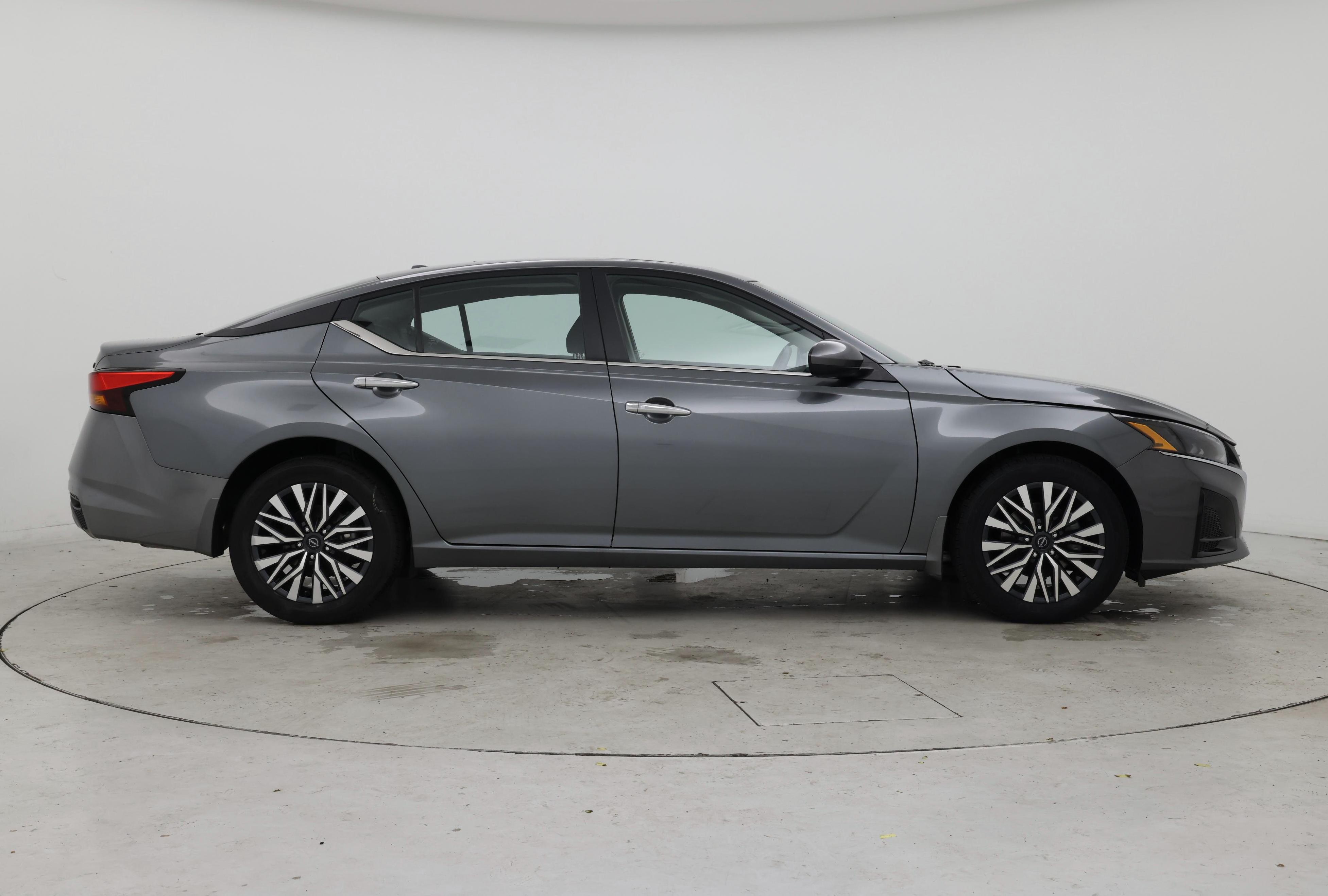 Thumbnail: 2023 Nissan Altima - 7