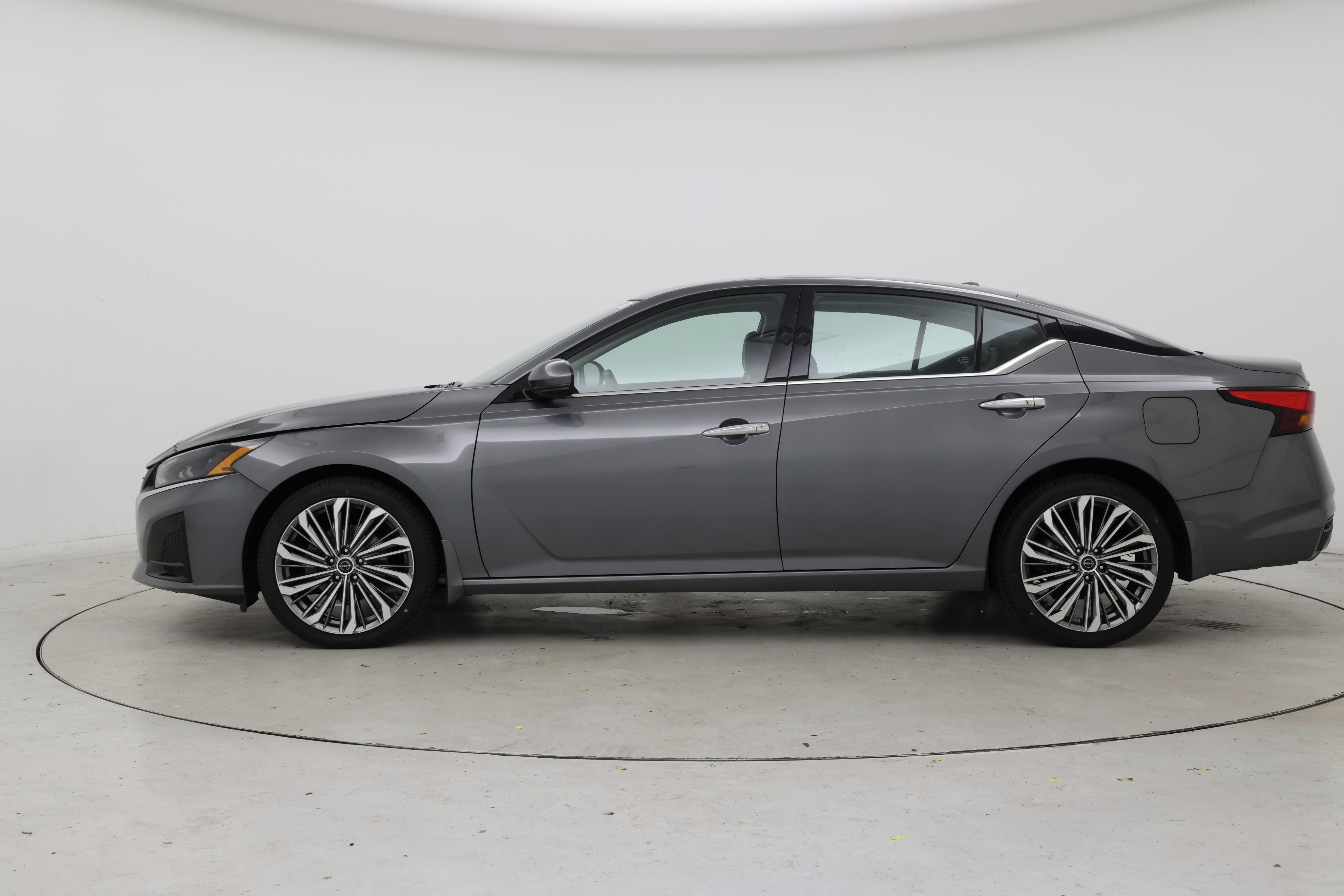 Thumbnail: 2024 Nissan Altima - 3