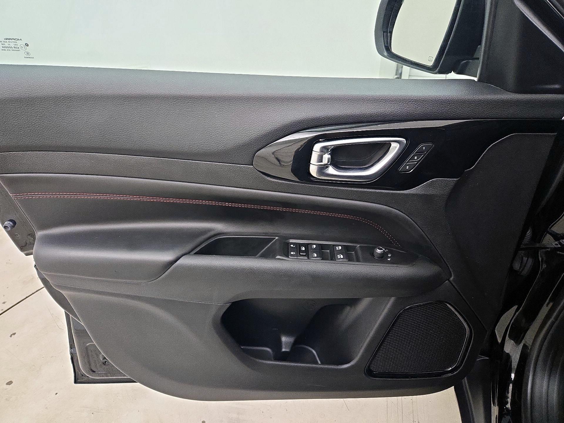 Thumbnail: 2022 Jeep Compass - 12