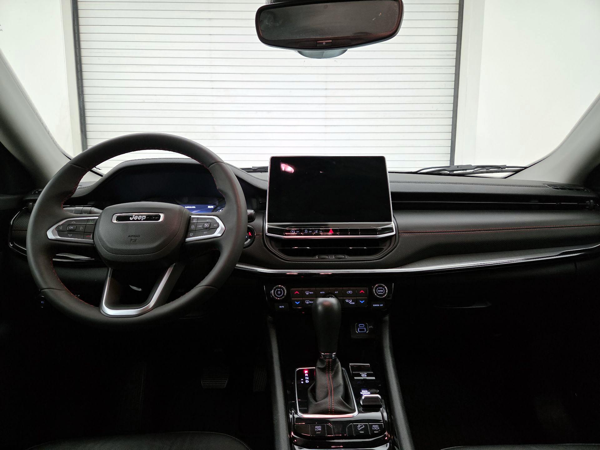 Thumbnail: 2022 Jeep Compass - 9