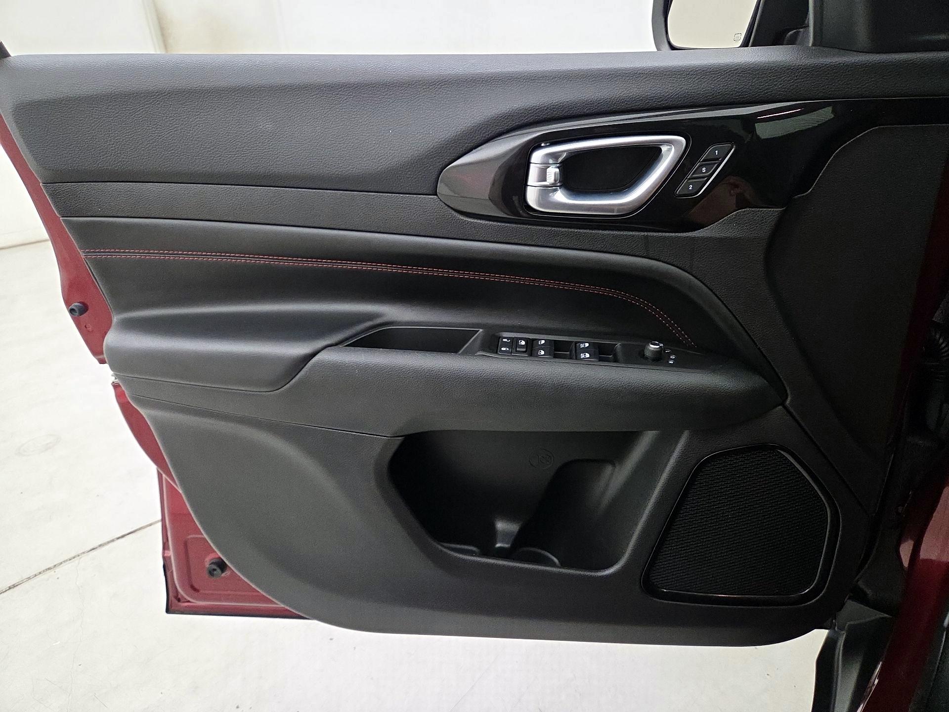 Thumbnail: 2022 Jeep Compass - 12
